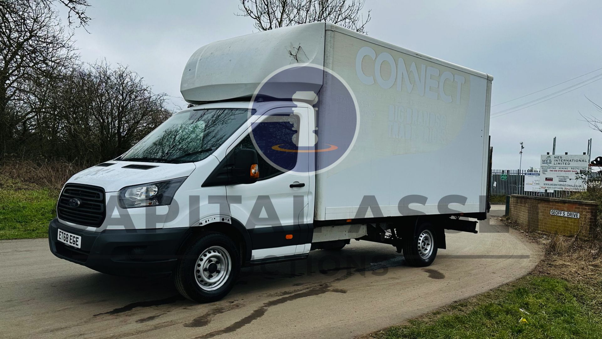 FORD TRANSIT T350 *LWB - LUTON / BOX VAN* (2019 - EURO 6) 2.0 TDCI 'ECO BLUE' *TAIL-LIFT* (3500 KG) - Image 3 of 40