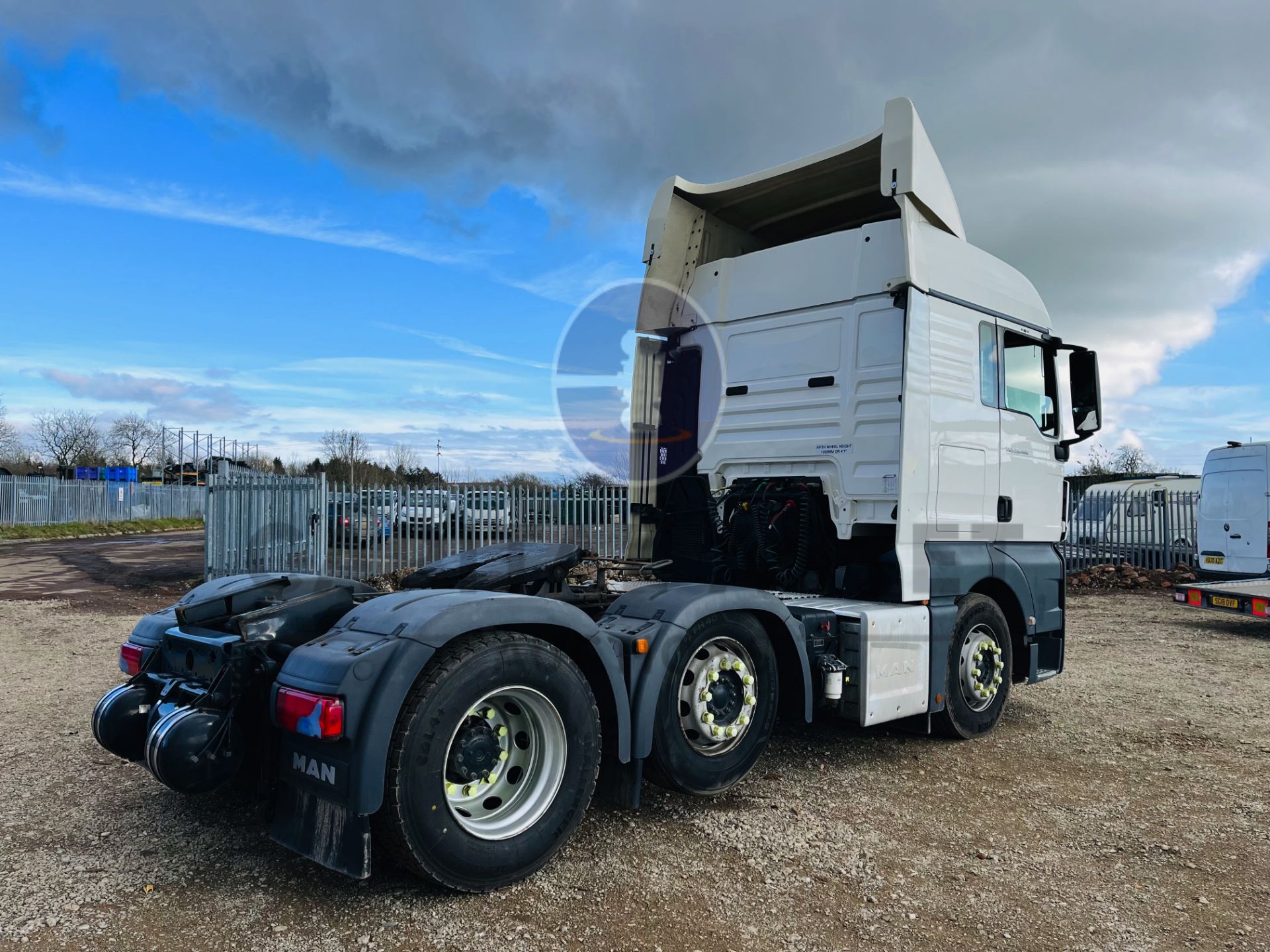 (ON SALE) MAN TGX 26.460XLX (18 REG) SLEEPER CAB TRACTOR UNIT - EURO 6 - 1 OWNER - AIR CON - - Image 9 of 14