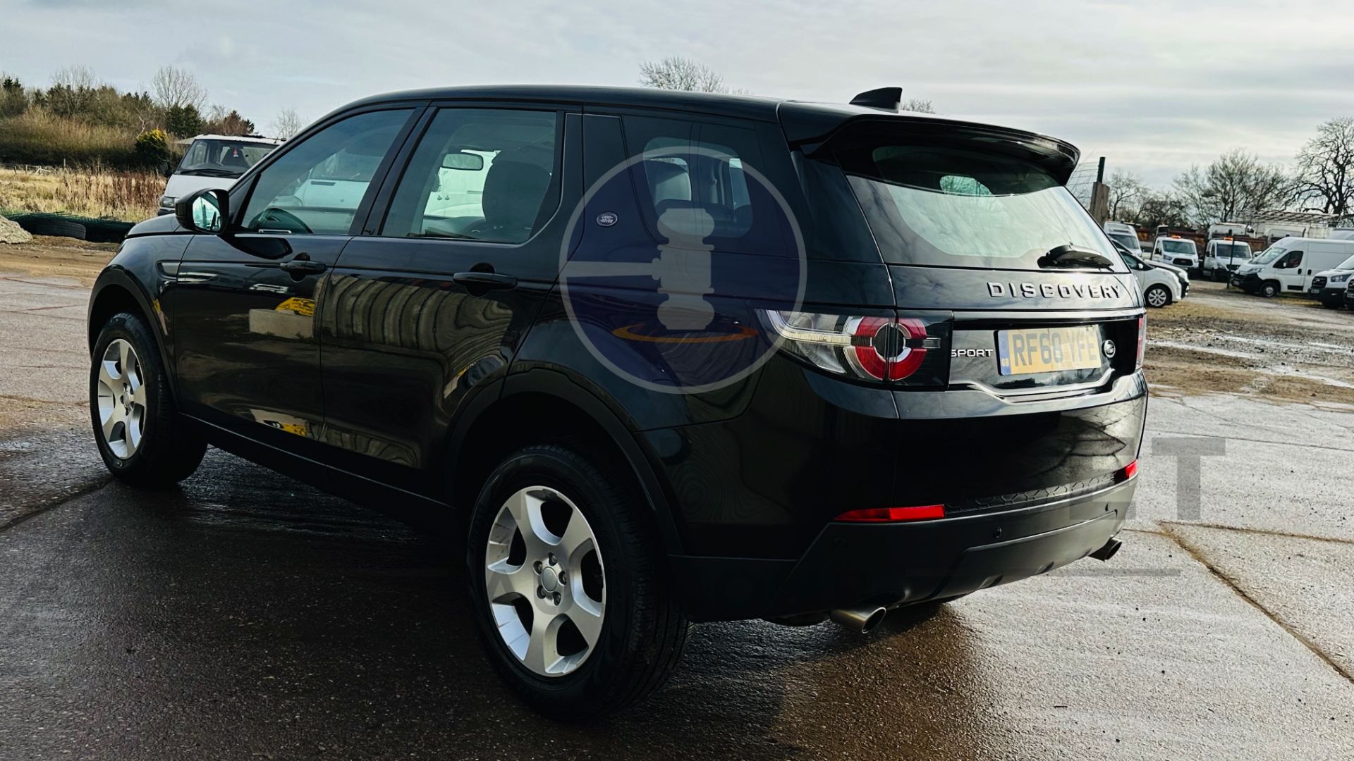 (On Sale) LAND ROVER DISCOVERY SPORT *5 DOOR* (2019 - EURO 6) 2.0 ED4 - AUTO STOP/START *HUGE SPEC* - Image 10 of 46