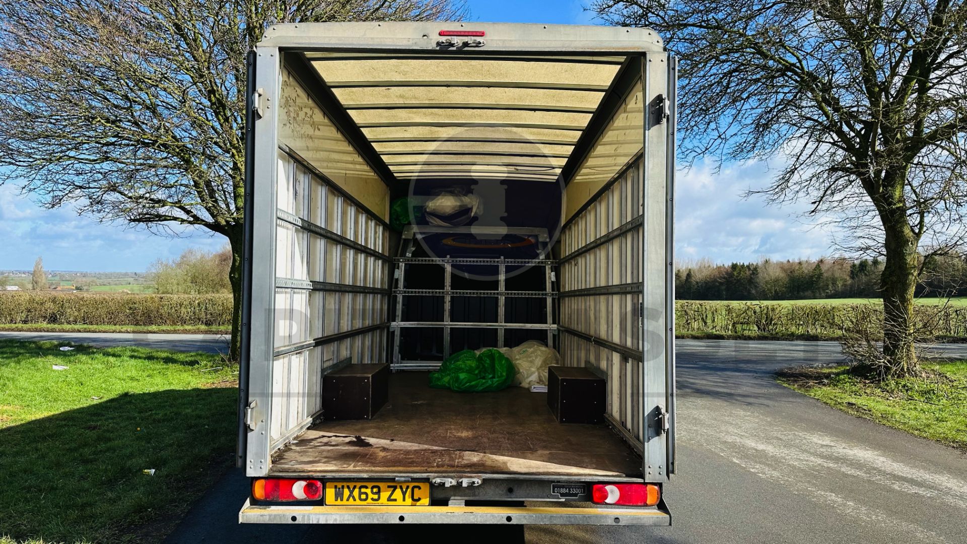 (On Sale) RENAULT MASTER LL35 *LWB - LOW LOADER / LUTON BOX VAN* (69 REG - EURO 6) 2.3 DCI - 6 SPEED - Image 23 of 40