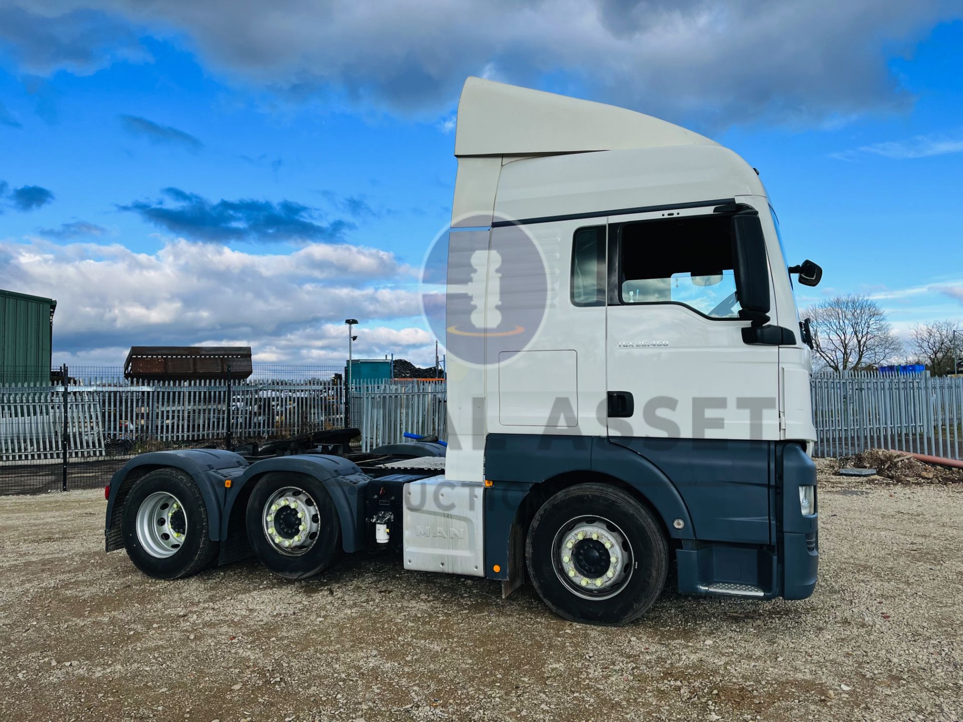 (ON SALE) MAN TGX 26.460XLX (18 REG) SLEEPER CAB TRACTOR UNIT - EURO 6 - 1 OWNER - AIR CON -