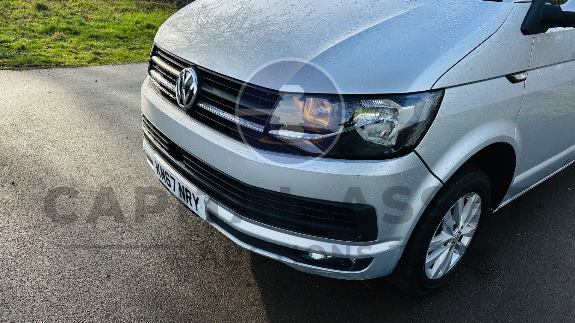 (On Sale) VOLKSWAGEN TRANSPORTER T30 *HIGHLINE EDITION* (67 REG - EURO 6) AUTO STOP/START *AIR CON* - Image 16 of 46