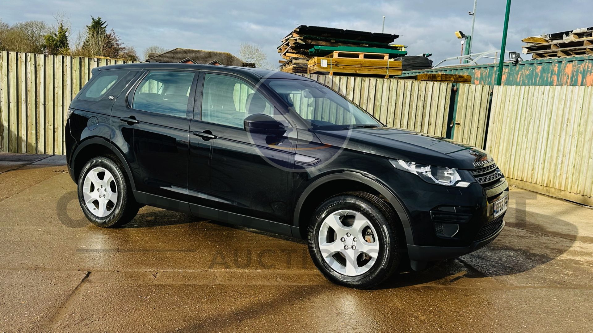 (On Sale) LAND ROVER DISCOVERY SPORT *5 DOOR* (2019 - EURO 6) 2.0 ED4 - AUTO STOP/START *HUGE SPEC* - Image 2 of 46