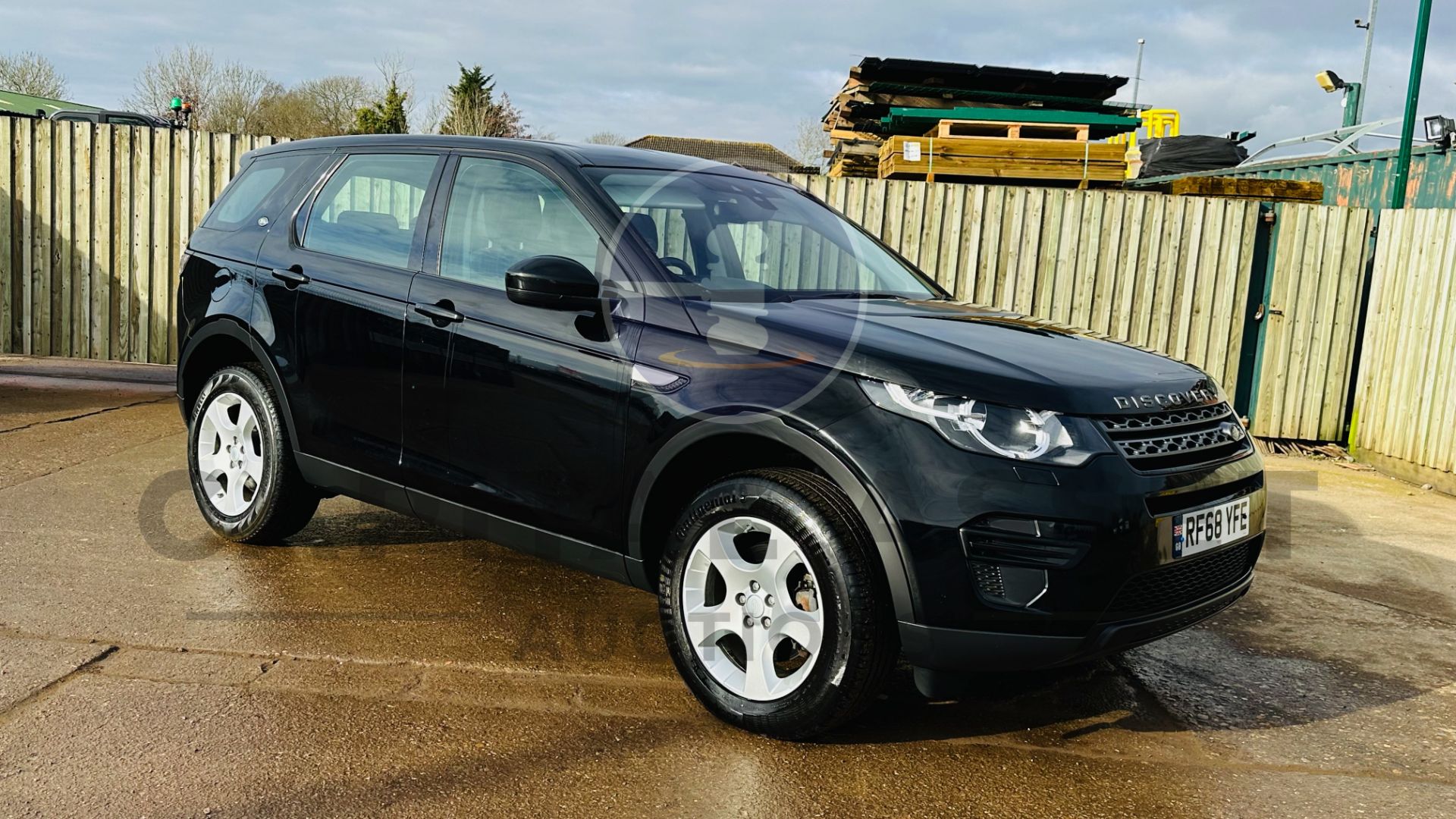 (On Sale) LAND ROVER DISCOVERY SPORT *5 DOOR* (2019 - EURO 6) 2.0 ED4 - AUTO STOP/START *HUGE SPEC* - Image 3 of 46