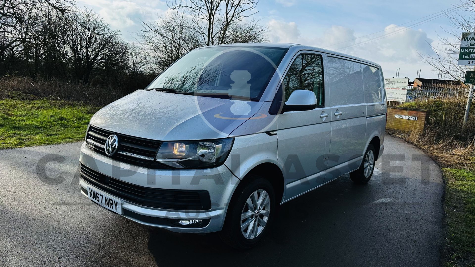 (On Sale) VOLKSWAGEN TRANSPORTER T30 *HIGHLINE EDITION* (67 REG - EURO 6) AUTO STOP/START *AIR CON* - Image 2 of 46