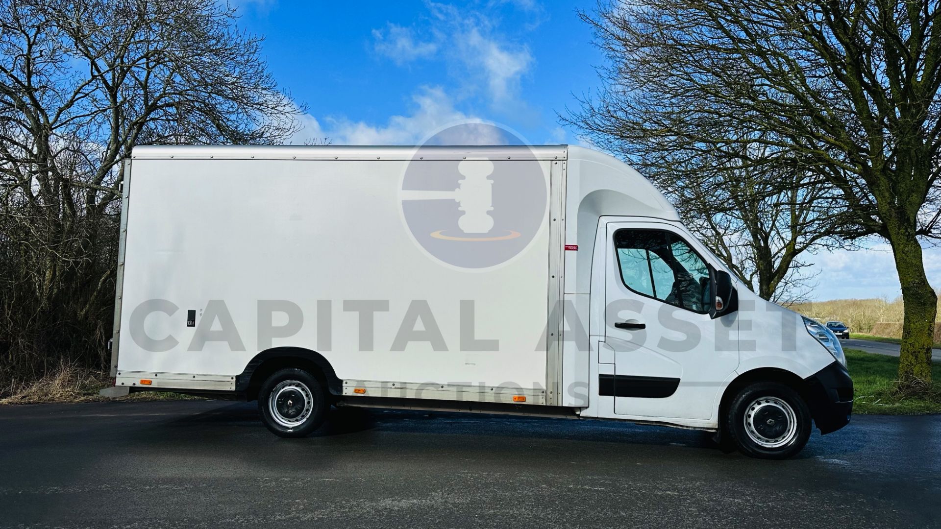 (On Sale) RENAULT MASTER LL35 *LWB - LOW LOADER / LUTON BOX VAN* (69 REG - EURO 6) 2.3 DCI - 6 SPEED - Image 14 of 40