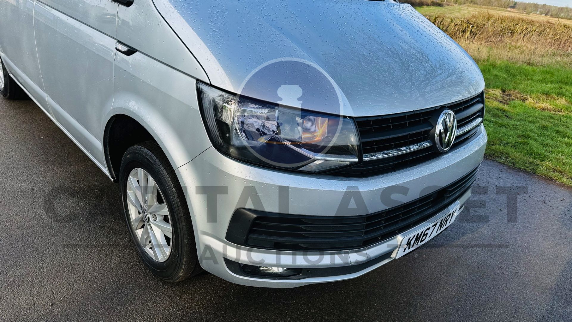 (On Sale) VOLKSWAGEN TRANSPORTER T30 *HIGHLINE EDITION* (67 REG - EURO 6) AUTO STOP/START *AIR CON* - Image 15 of 46