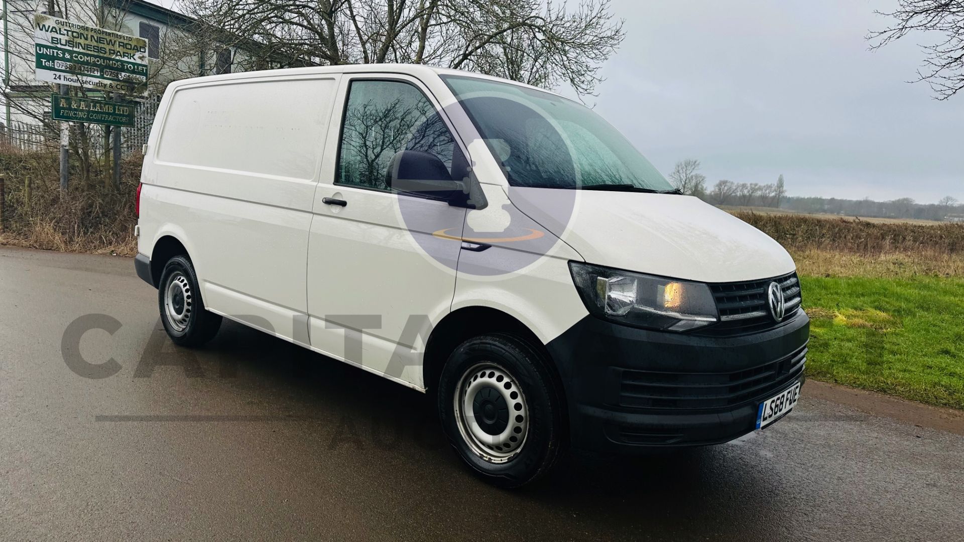 VOLKSWAGEN TRANSPORTER *PANEL VAN* (2019 - EURO 6) 2.0 TDI 'BLUE MOTION' (U-LEZ COMPLIANT) *AIR CON* - Image 3 of 36