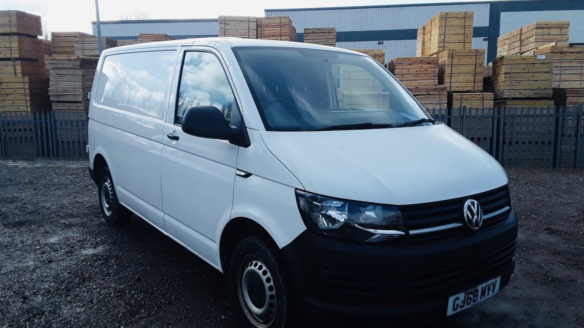 VOLKSWAGEN TRANSPORTER 2.0TDI BMT "BUSINESS EDITION" EURO 6 -68 REG -AIR CON - ONLY 78K