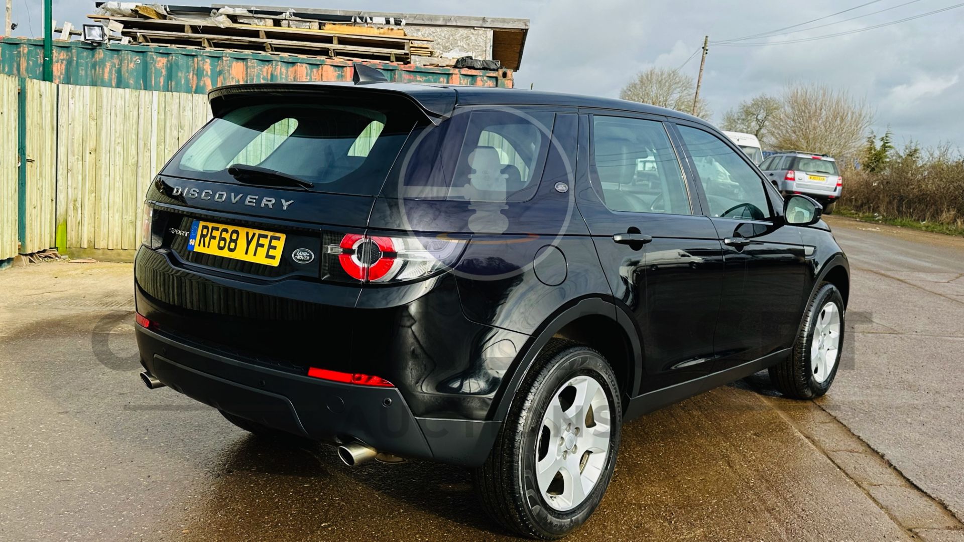 (On Sale) LAND ROVER DISCOVERY SPORT *5 DOOR* (2019 - EURO 6) 2.0 ED4 - AUTO STOP/START *HUGE SPEC* - Image 12 of 46