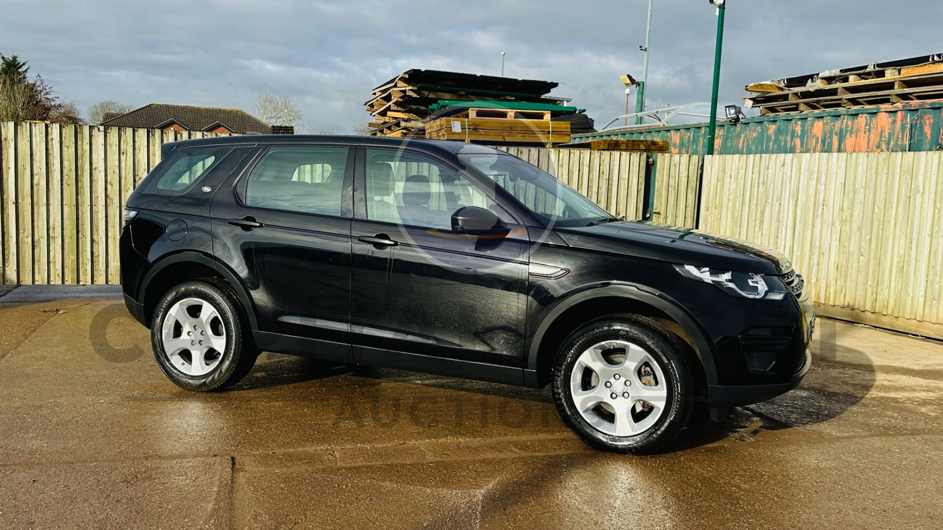 (On Sale) LAND ROVER DISCOVERY SPORT *5 DOOR* (2019 - EURO 6) 2.0 ED4 - AUTO STOP/START *HUGE SPEC*