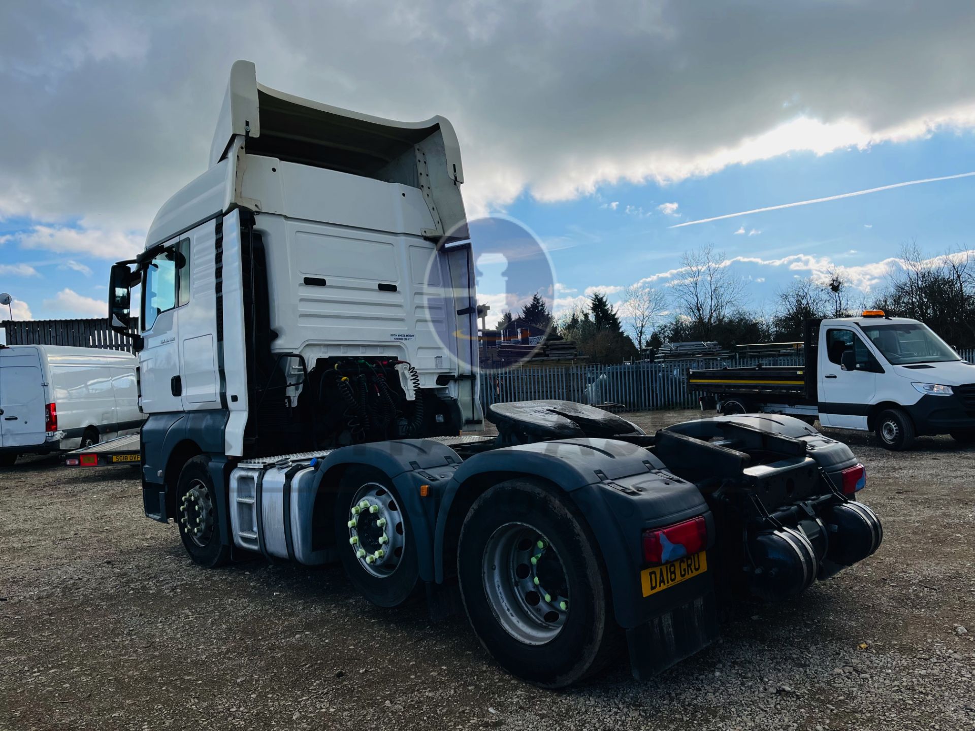 (ON SALE) MAN TGX 26.460XLX (18 REG) SLEEPER CAB TRACTOR UNIT - EURO 6 - 1 OWNER - AIR CON - - Image 7 of 14