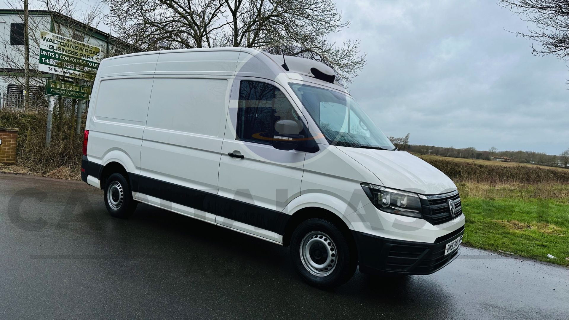 VOLKSWAGEN CRAFTER CR35 *MWB REFRIGERATED VAN* (2019 - EURO 6) 2.0 TDI - 6 SPEED (1 OWNER) - Image 2 of 41