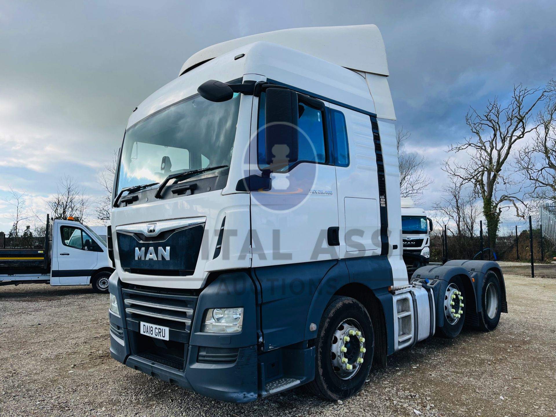 (ON SALE) MAN TGX 26.460XLX (18 REG) SLEEPER CAB TRACTOR UNIT - EURO 6 - 1 OWNER - AIR CON - - Image 4 of 14