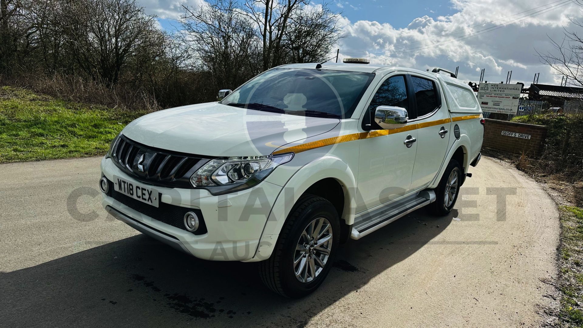 (On Sale) MITSUBISHI L200 *BARBARIAN EDITION* DOUBLE CAB PICK-UP (2018 -EURO 6) 2.4 Di-D - AUTO - Image 5 of 51