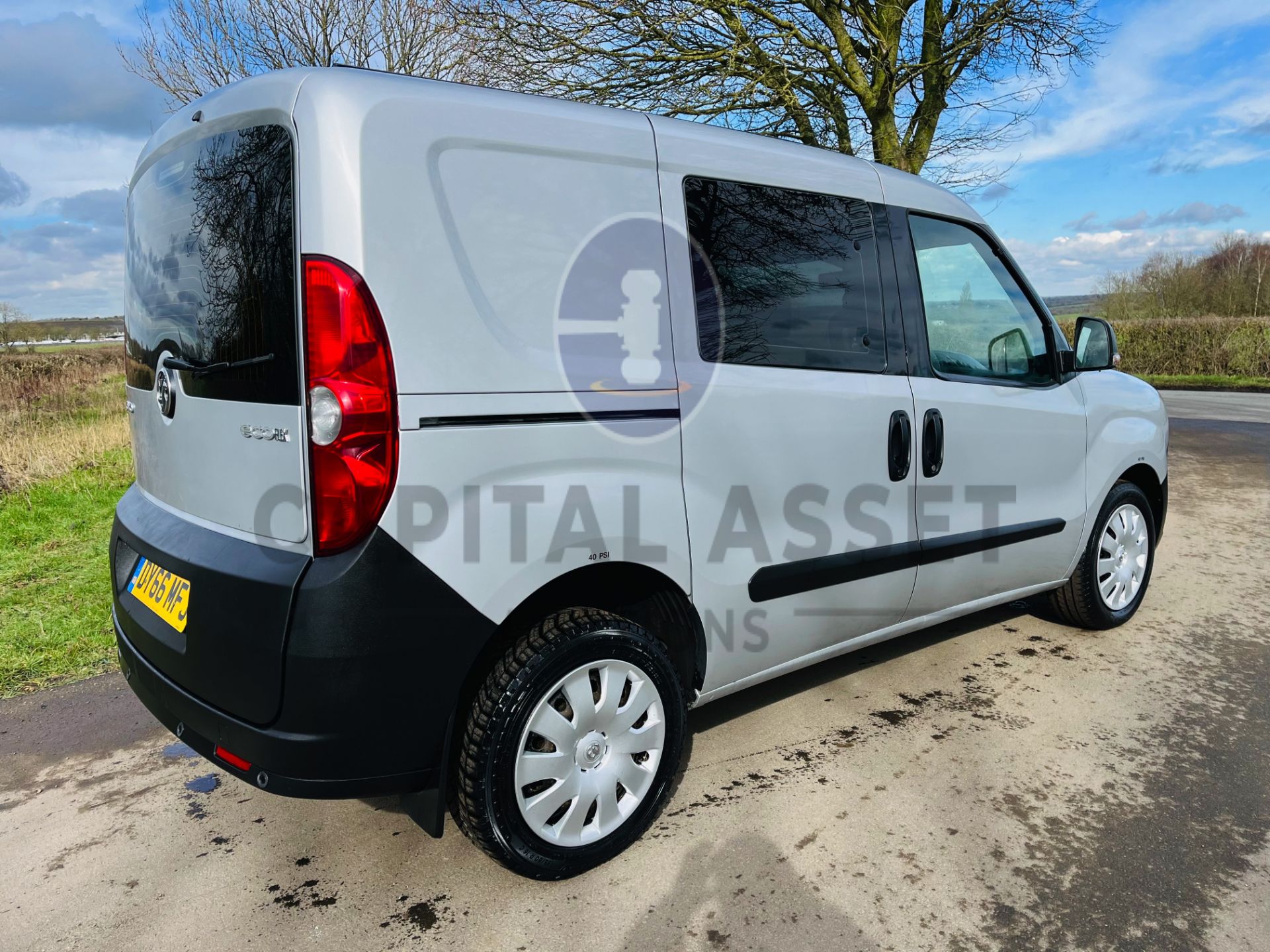 VAUXHALL COMBO 2300 CDTI (2017 MODEL) 5 SEATER (AIR CON) EURO 6 - TWIN SIDE DOORS (NO VAT) RARE - Image 11 of 26