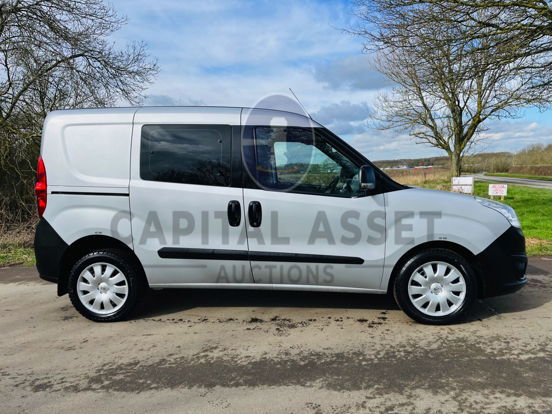 VAUXHALL COMBO 2300 CDTI (2017 MODEL) 5 SEATER (AIR CON) EURO 6 - TWIN SIDE DOORS (NO VAT) RARE - Image 12 of 26