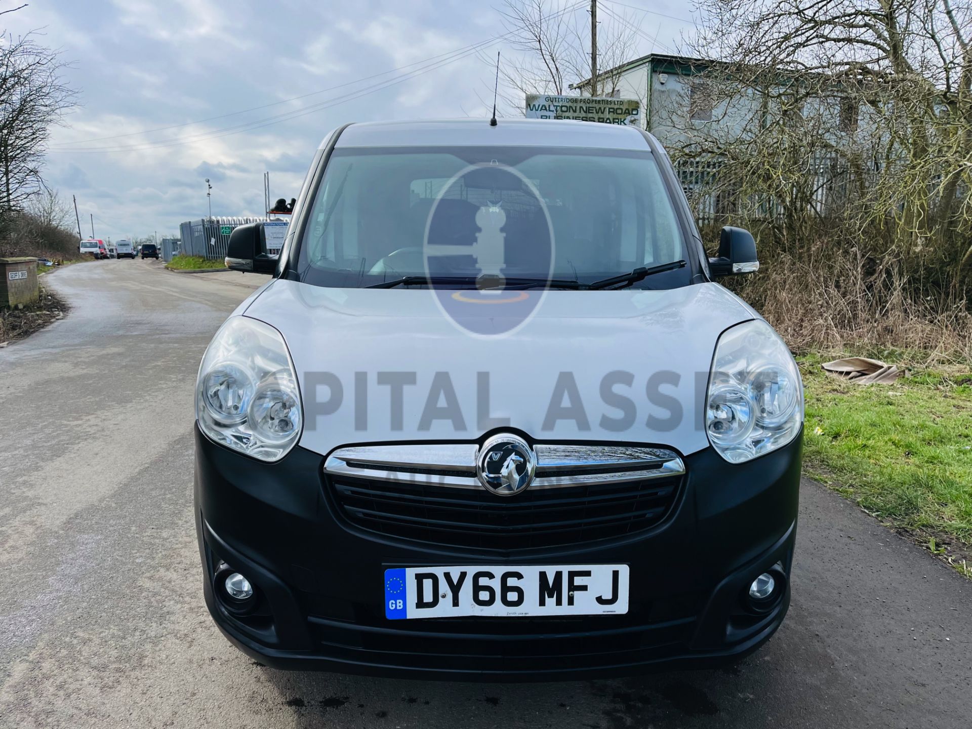 VAUXHALL COMBO 2300 CDTI (2017 MODEL) 5 SEATER (AIR CON) EURO 6 - TWIN SIDE DOORS (NO VAT) RARE - Image 4 of 26