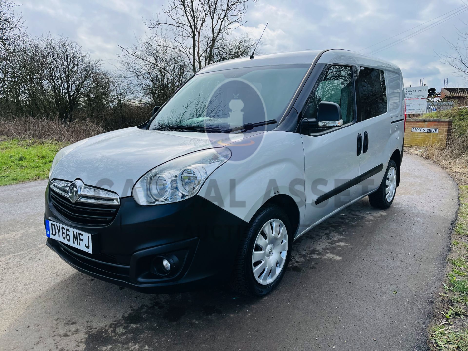 VAUXHALL COMBO 2300 CDTI (2017 MODEL) 5 SEATER (AIR CON) EURO 6 - TWIN SIDE DOORS (NO VAT) RARE - Image 5 of 26