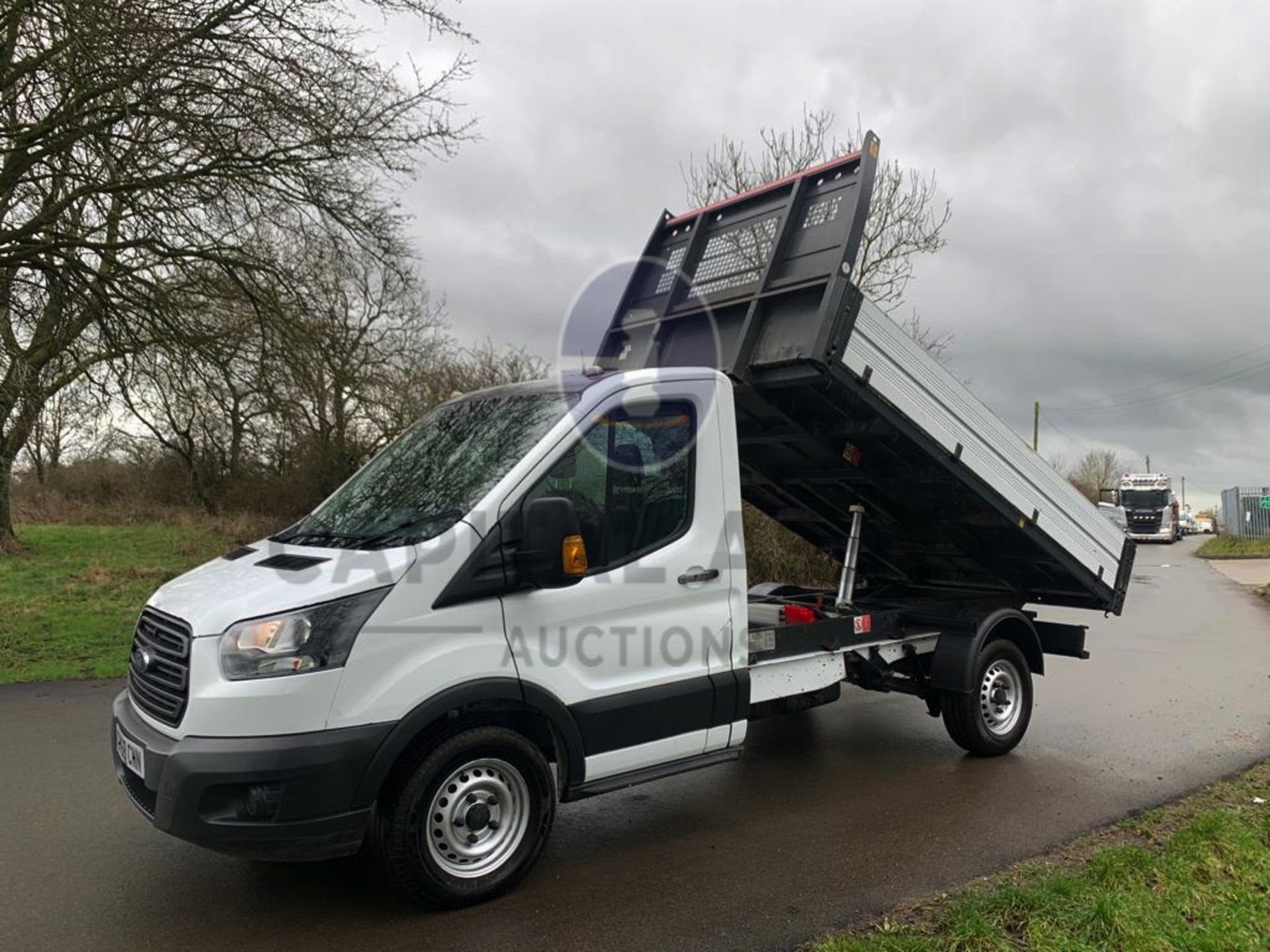 (ON SALE) FORD TRANSIT 350 (2019 MODEL) ONE-STOP TIPPER - 1 OWNER - ONLY 77,000 MILES - EURO 6 -
