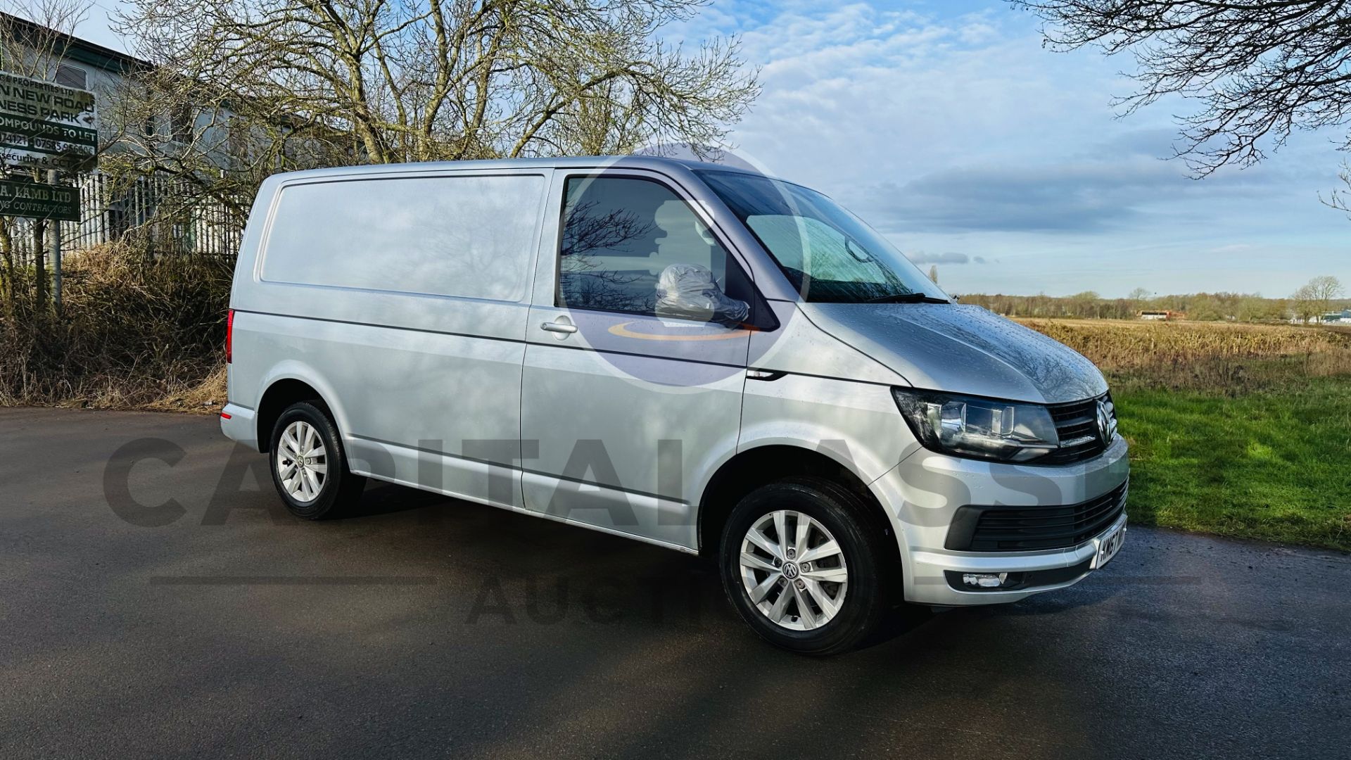 (On Sale) VOLKSWAGEN TRANSPORTER T30 *HIGHLINE* (67 REG -EURO 6) AUTO STOP/START *AIR CON* (1 OWNER) - Image 2 of 46