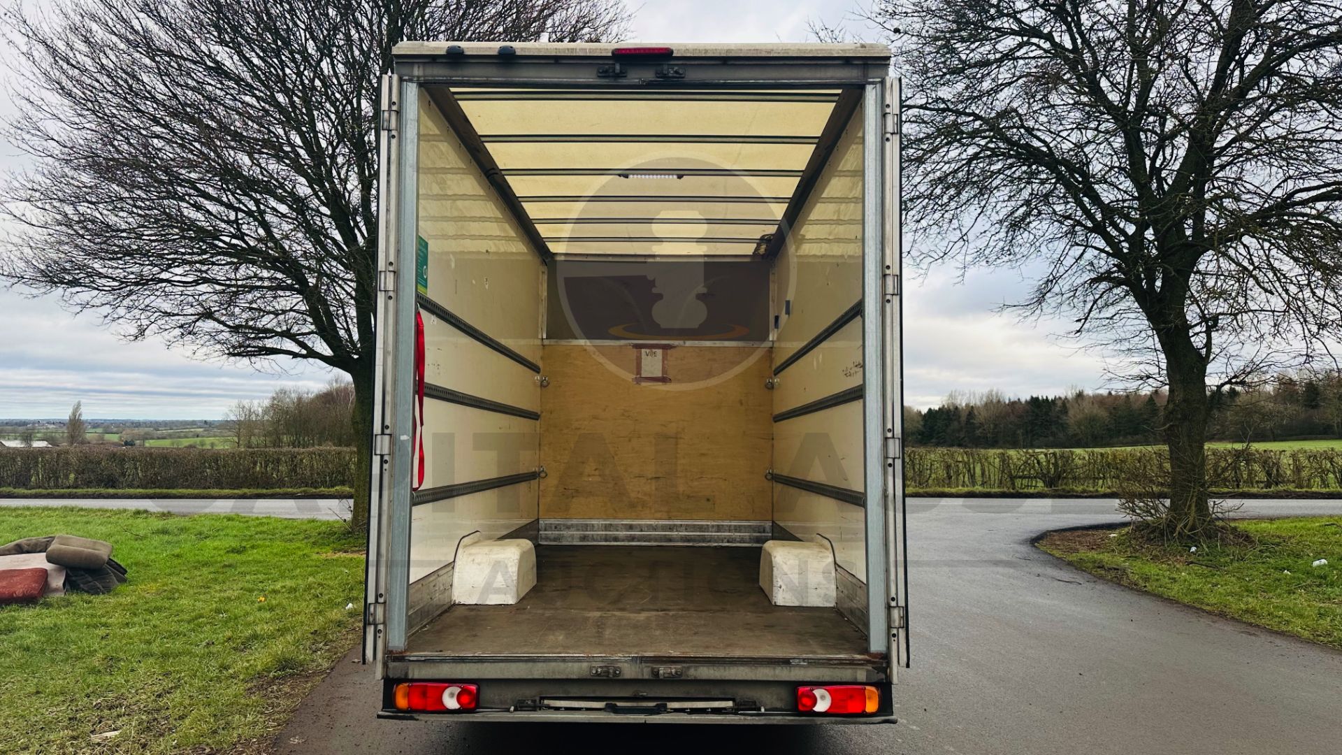 (On Sale) RENAULT MASTER *LWB - LOW LOADER / LUTON BOX* (2019 - EURO 6) 2.3 DCI - 6 SPEED (3500 KG) - Image 13 of 29