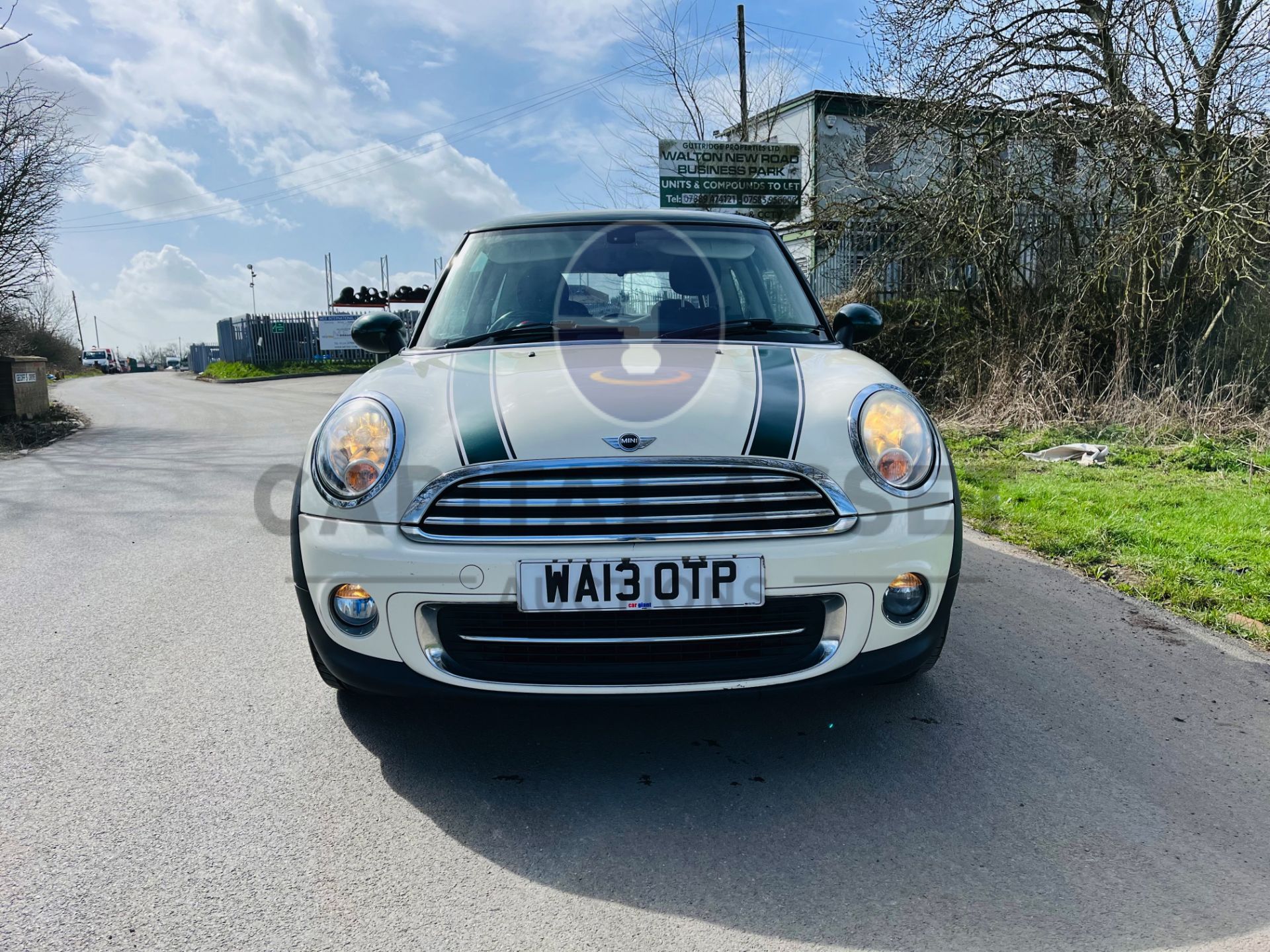 (ON SALE) MINI COOPER (13 REG) 6 SPEED - CLIMATE & AIR CON - ALLOY WHEELS -STOP/START (NO VAT) - Image 3 of 22