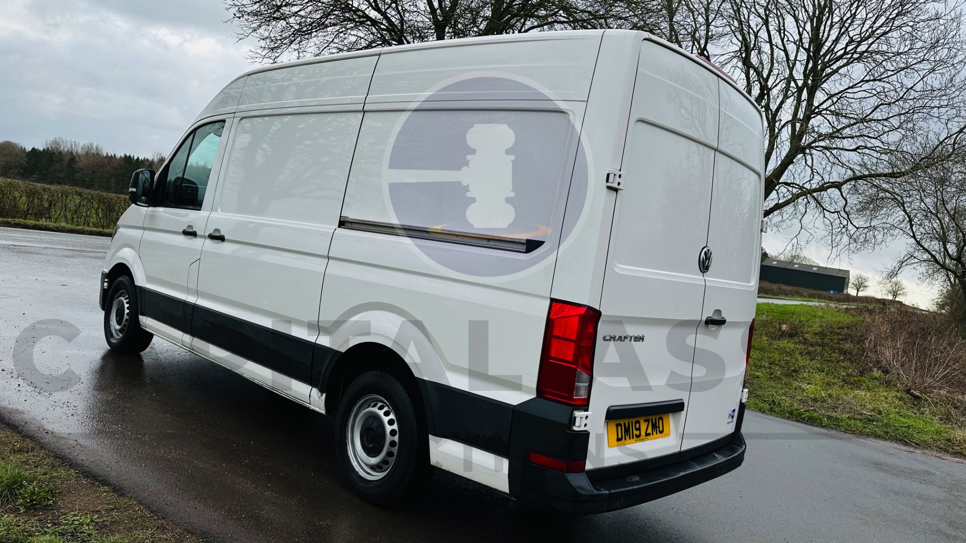 VOLKSWAGEN CRAFTER CR35 *MWB REFRIGERATED VAN* (2019 - EURO 6) 2.0 TDI - 6 SPEED (1 OWNER) - Image 10 of 41