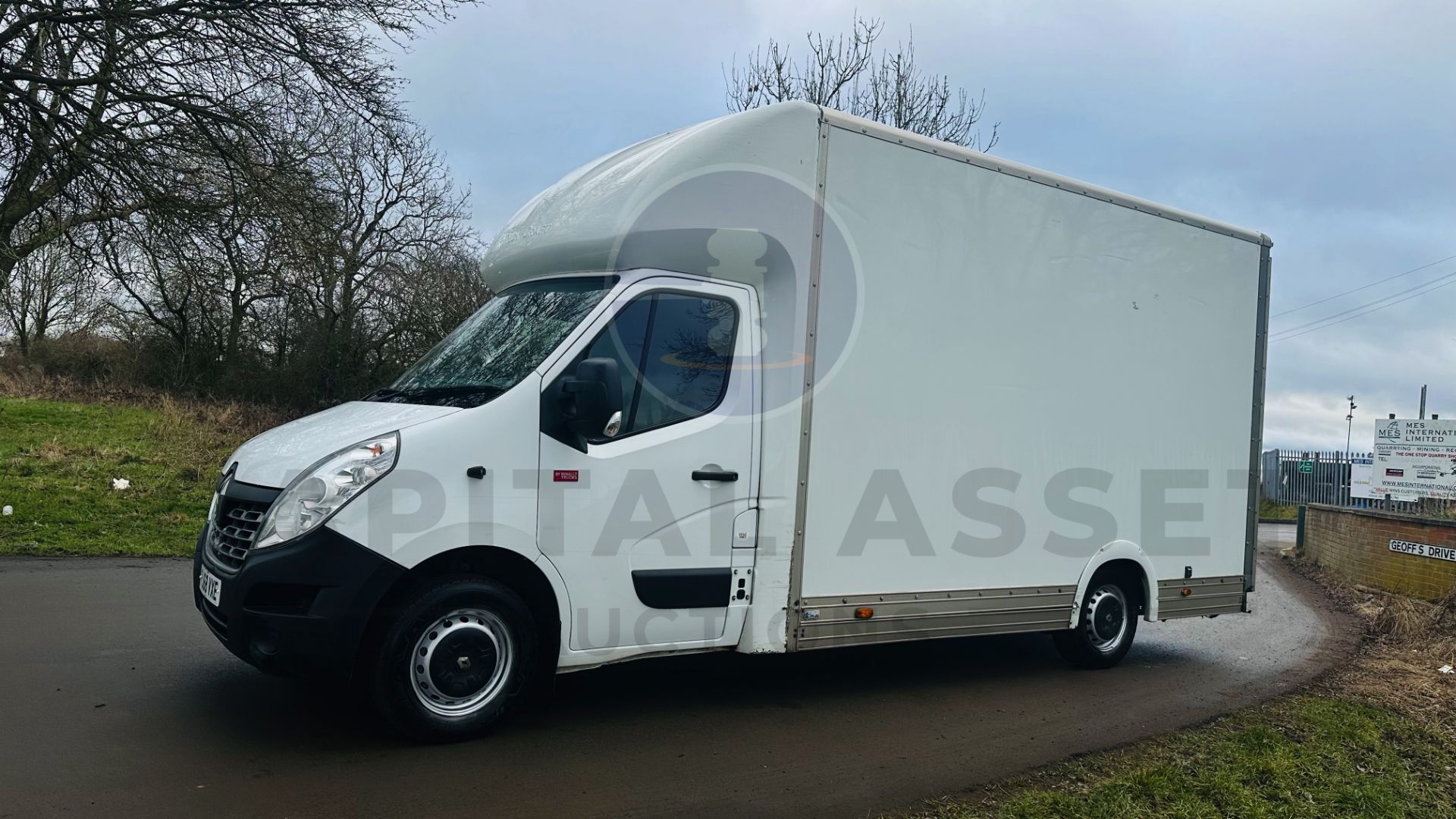 (On Sale) RENAULT MASTER *LWB - LOW LOADER / LUTON BOX* (2019 - EURO 6) 2.3 DCI - 6 SPEED (3500 KG) - Image 3 of 29