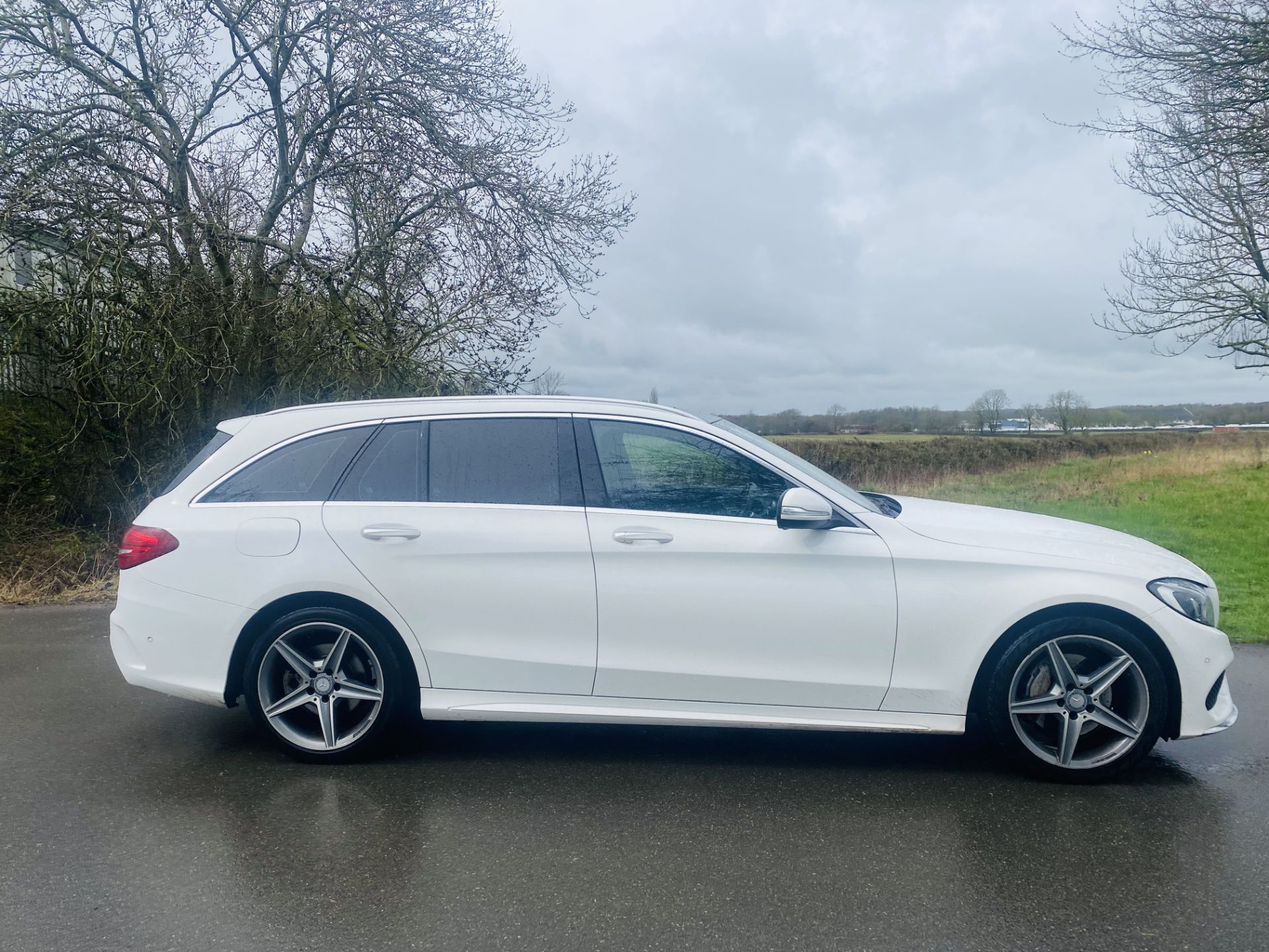 (On Sale) MERCEDES C200 "AMG-LINE PREMIUM AUTO " ESTATE "PETROL" (NEW SHAPE) 15 REG - PAN ROOF - Image 9 of 37