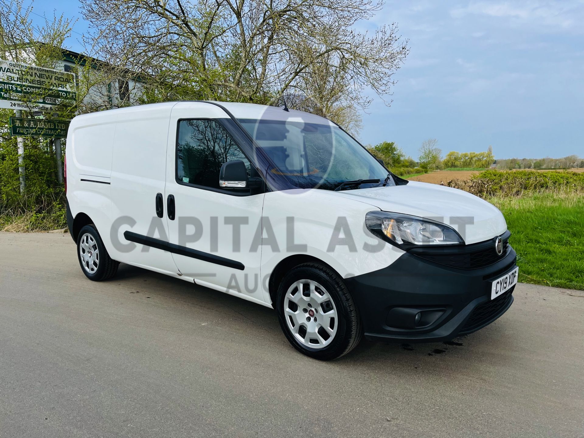 FIAT DOBLO 1.6 "MULTI-JET" (105) SE MAXI LWB (19 REG) 1 OWNER - ONLY 62K MILES - AIR CON TSLD *RARE* - Image 2 of 24