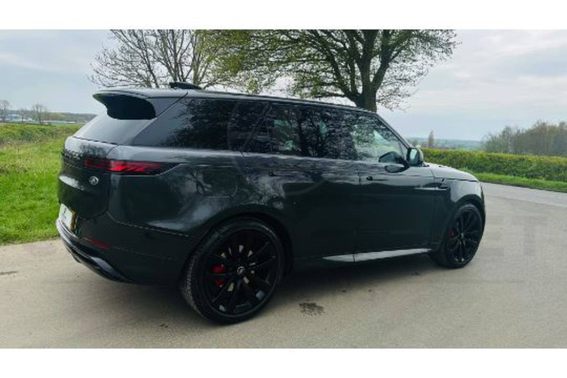 RANGE ROVER SPORT "AUTOBIOGRAPHY" D300 3.0d MHEV - 23 REG - ONLY 500 MILES - MEGA SPECIFICATION!! - Image 11 of 35