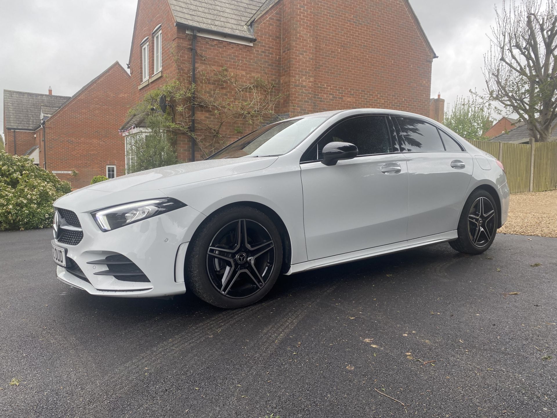 MERCEDES A200d "AMG-LINE PREMIUM" AUTO - SALOON CAR (SEDAN)"NIGHT EDITION" HUGE SPEC - 2023 MODEL - - Image 2 of 32