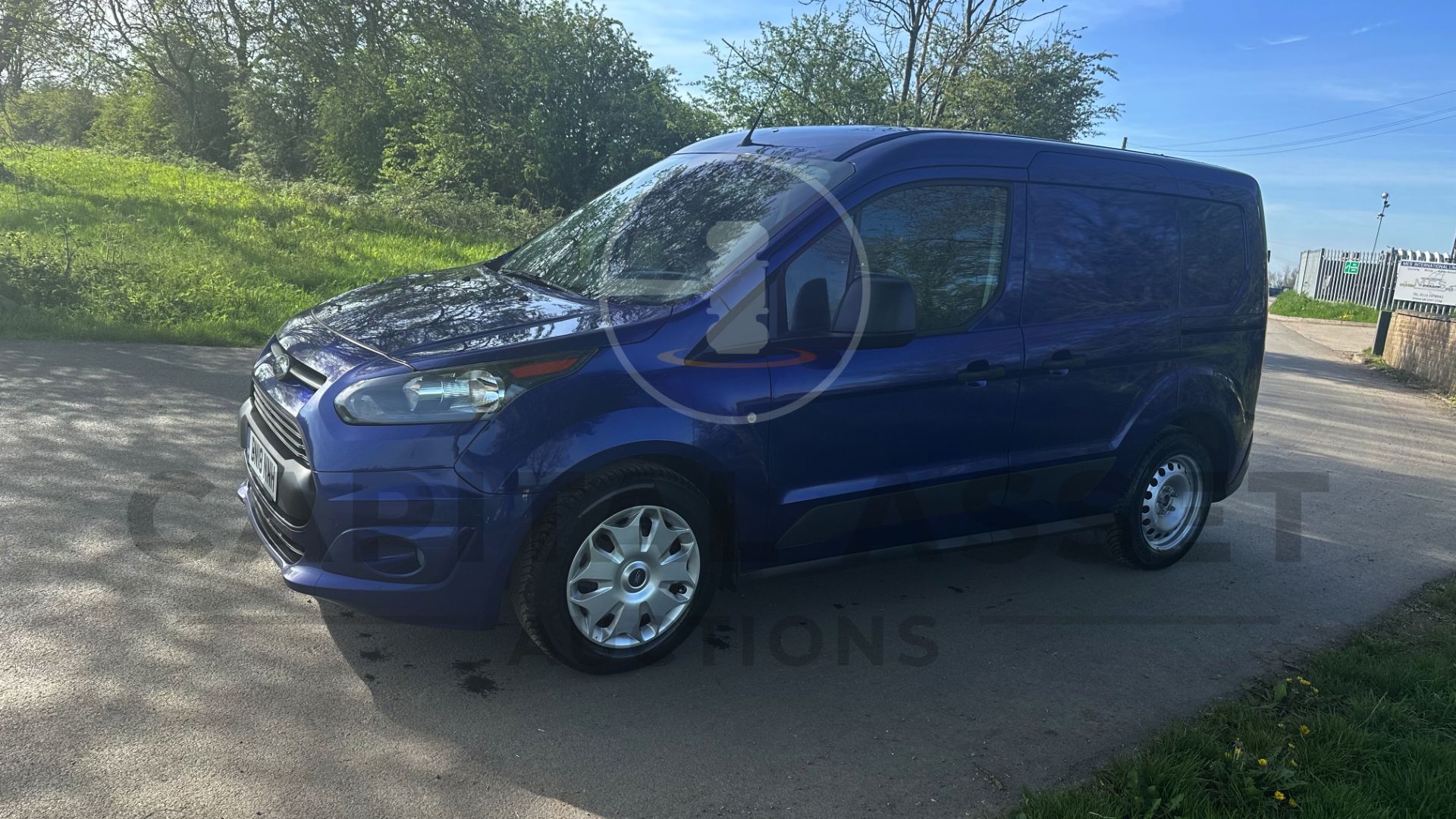 FORD TRANSIT CONNECT *TREND EDITION* PANEL VAN (2018 - EURO 6) 1.5 TDCI *AIR CON* (1 OWNER) - Image 7 of 38
