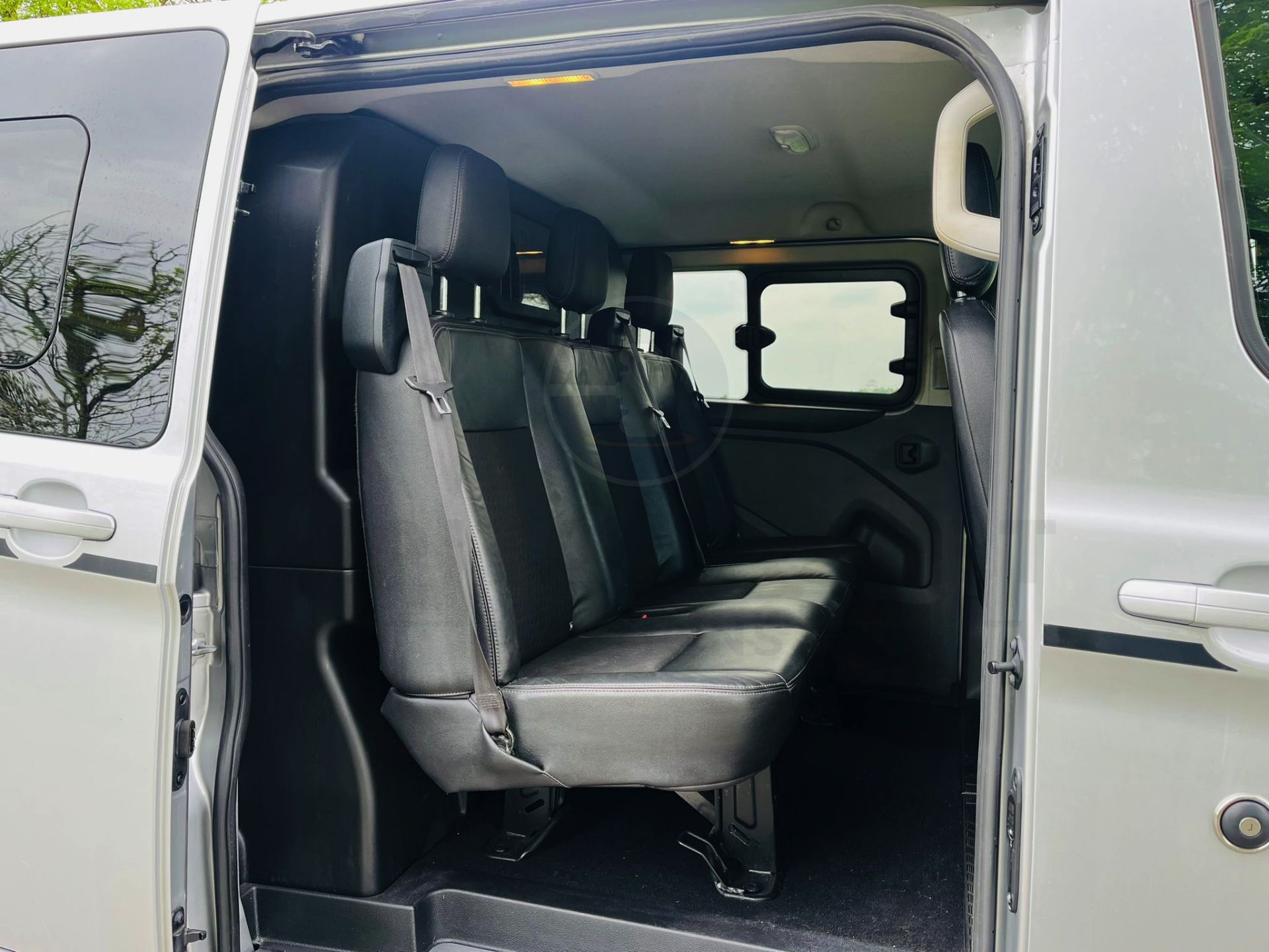 FORD TRANSIT CUSTOM 2.0TDCI (170) AUTO "SPORT" D/CAB CREW / DUAL LINER - 19 REG - LEATHER - WOW!! - Image 18 of 30