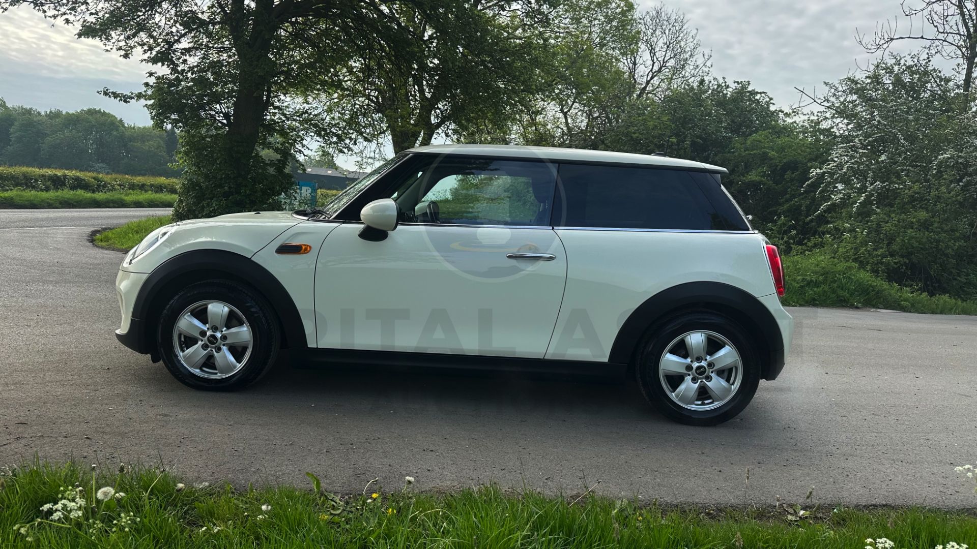 (On Sale) MINI ONE *3 DOOR HATCHBACK* (2016-FACELIFT MODEL) 1.2 PETROL - 6 SPEED *ONLY 45,000 MILES* - Image 8 of 48