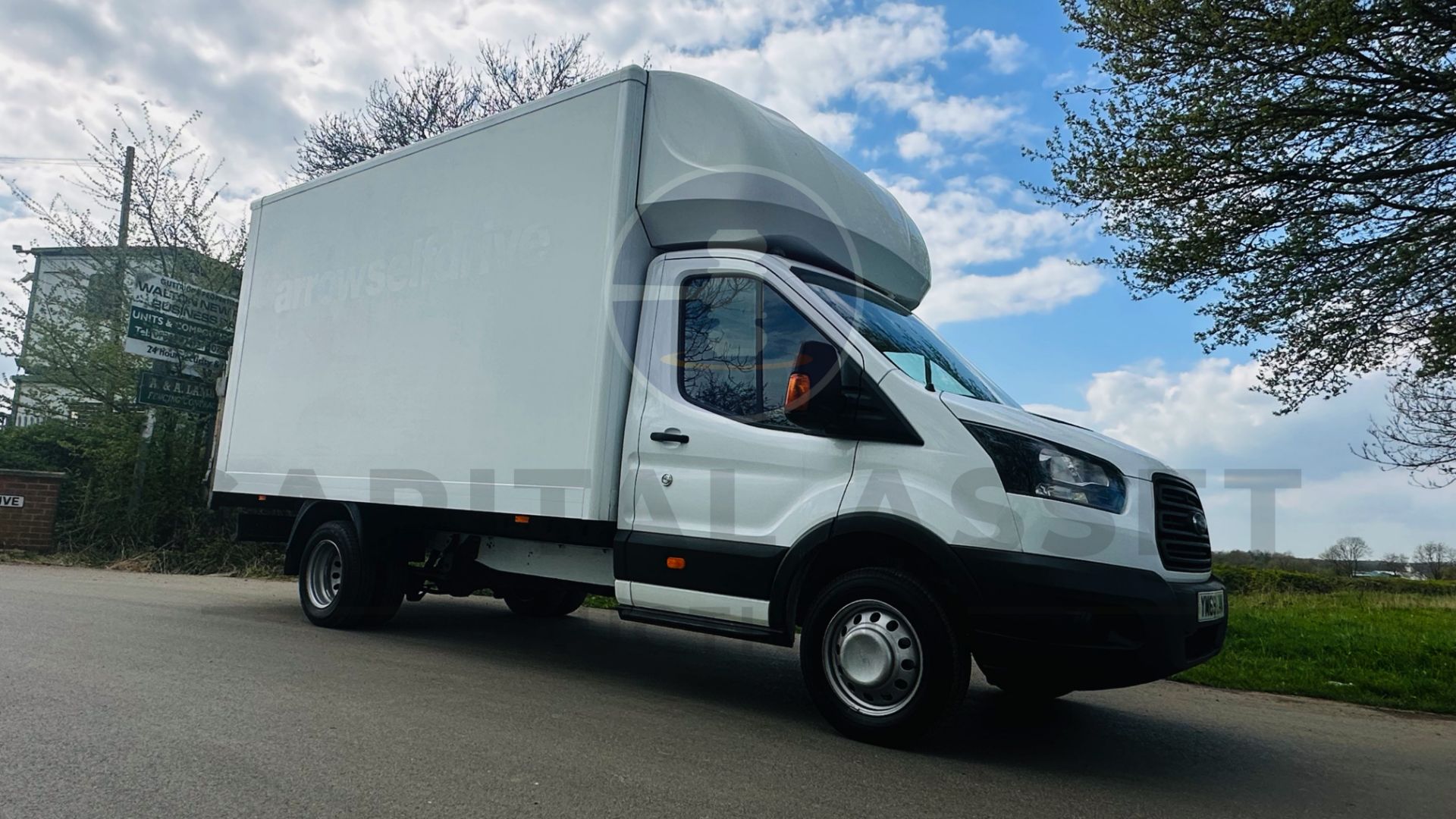 FORD TRANSIT 130 T350 *LWB - LUTON / BOX VAN* (2020 - EURO 6) 2.0 TDCI - 6 SPEED *ELEC TAIL-LIFT* - Image 16 of 47