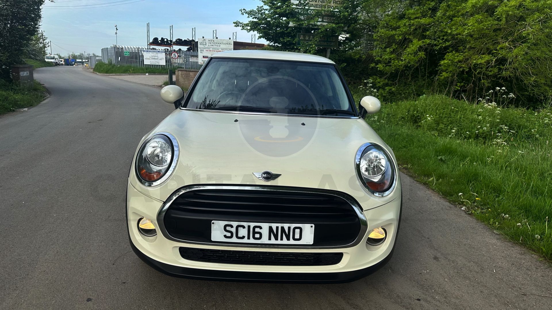 (On Sale) MINI ONE *3 DOOR HATCHBACK* (2016-FACELIFT MODEL) 1.2 PETROL - 6 SPEED *ONLY 45,000 MILES* - Image 4 of 48