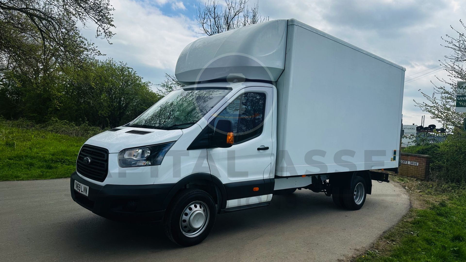 FORD TRANSIT 130 T350 *LWB - LUTON / BOX VAN* (2020 - EURO 6) 2.0 TDCI - 6 SPEED *ELEC TAIL-LIFT* - Image 6 of 47