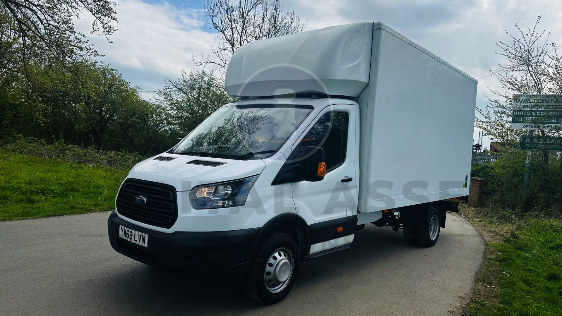 FORD TRANSIT 130 T350 *LWB - LUTON / BOX VAN* (2020 - EURO 6) 2.0 TDCI - 6 SPEED *ELEC TAIL-LIFT* - Image 5 of 47