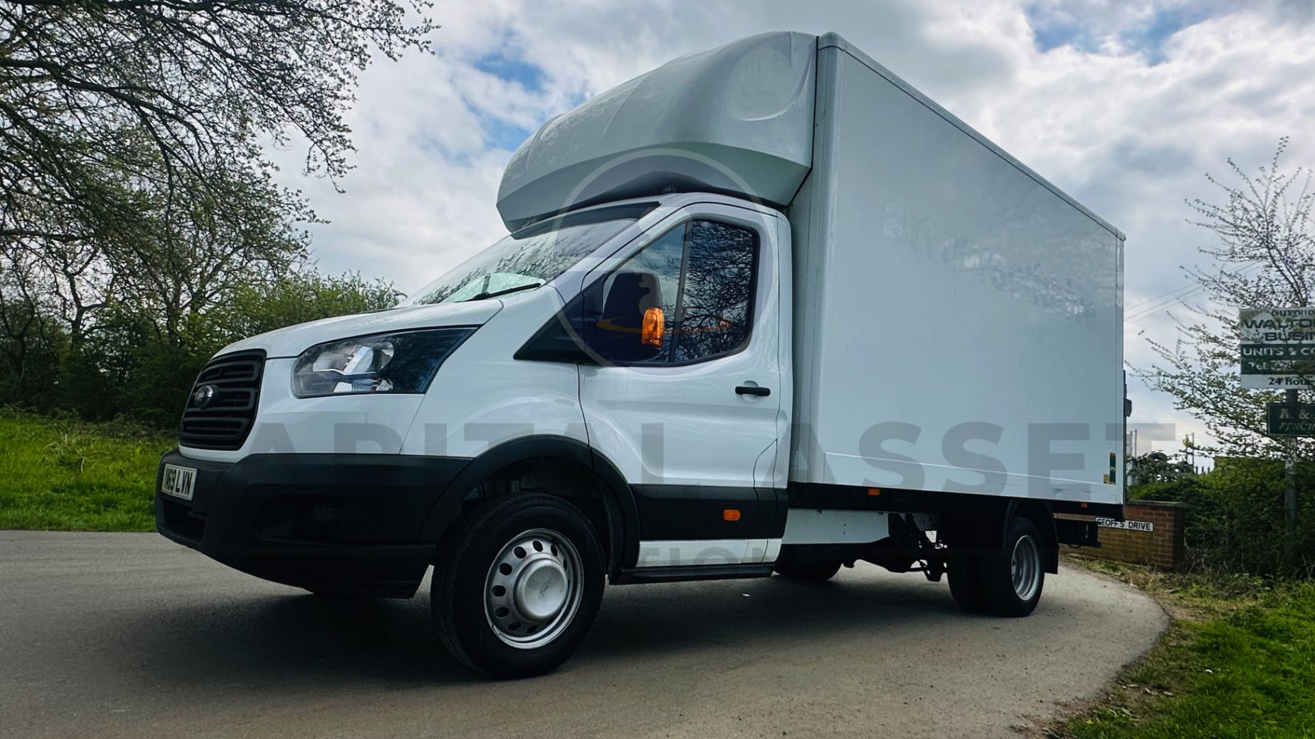 FORD TRANSIT 130 T350 *LWB - LUTON / BOX VAN* (2020 - EURO 6) 2.0 TDCI - 6 SPEED *ELEC TAIL-LIFT* - Image 17 of 47