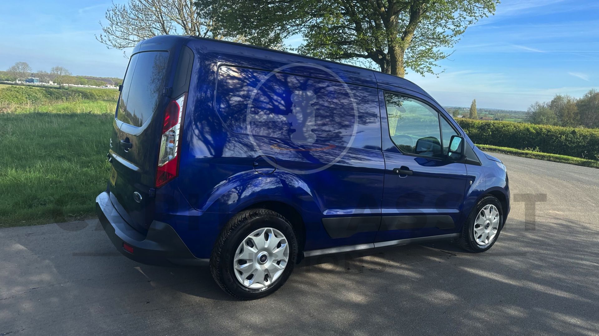 FORD TRANSIT CONNECT *TREND EDITION* PANEL VAN (2018 - EURO 6) 1.5 TDCI *AIR CON* (1 OWNER) - Image 13 of 38