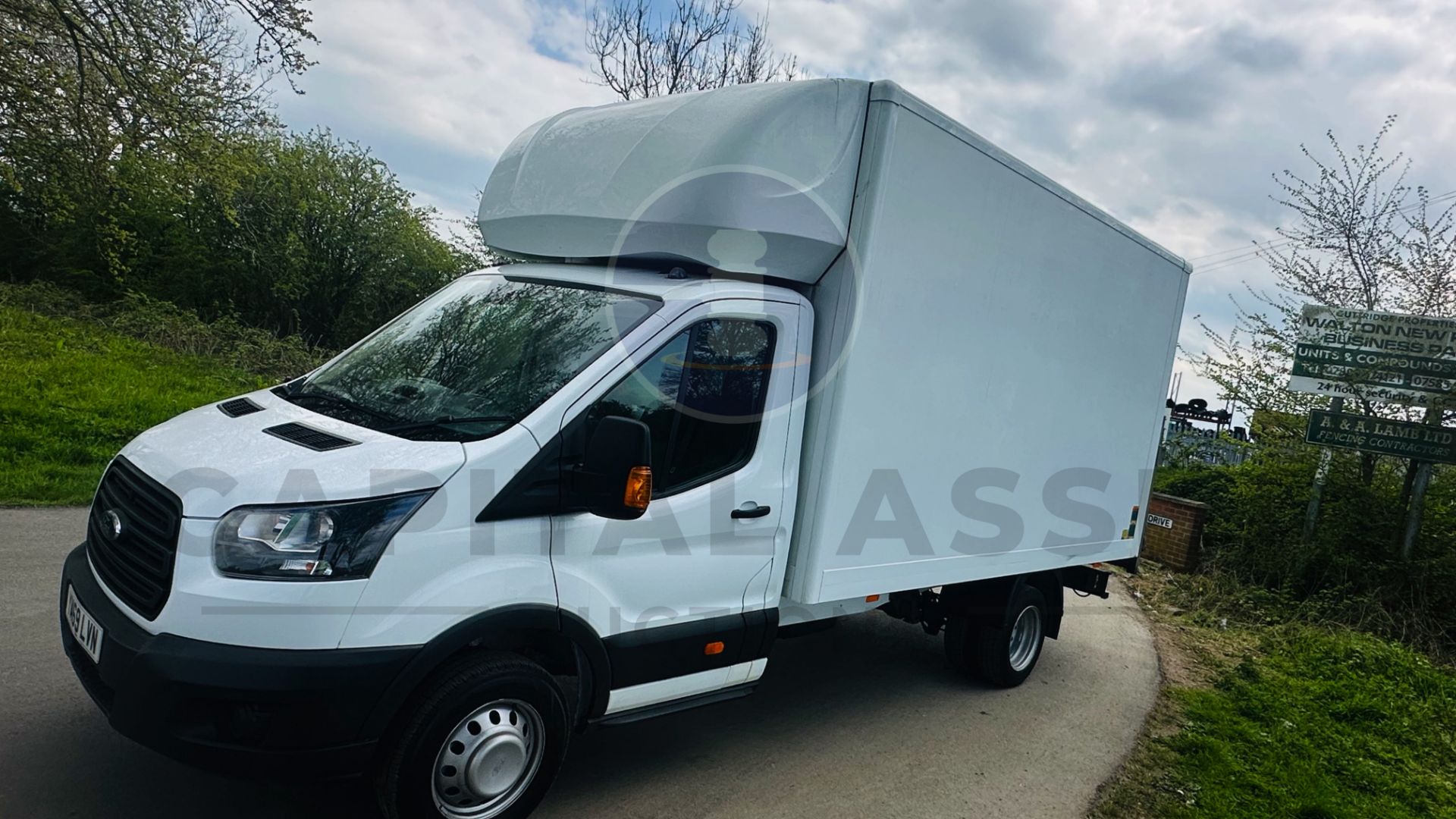 FORD TRANSIT 130 T350 *LWB - LUTON / BOX VAN* (2020 - EURO 6) 2.0 TDCI - 6 SPEED *ELEC TAIL-LIFT* - Image 18 of 47