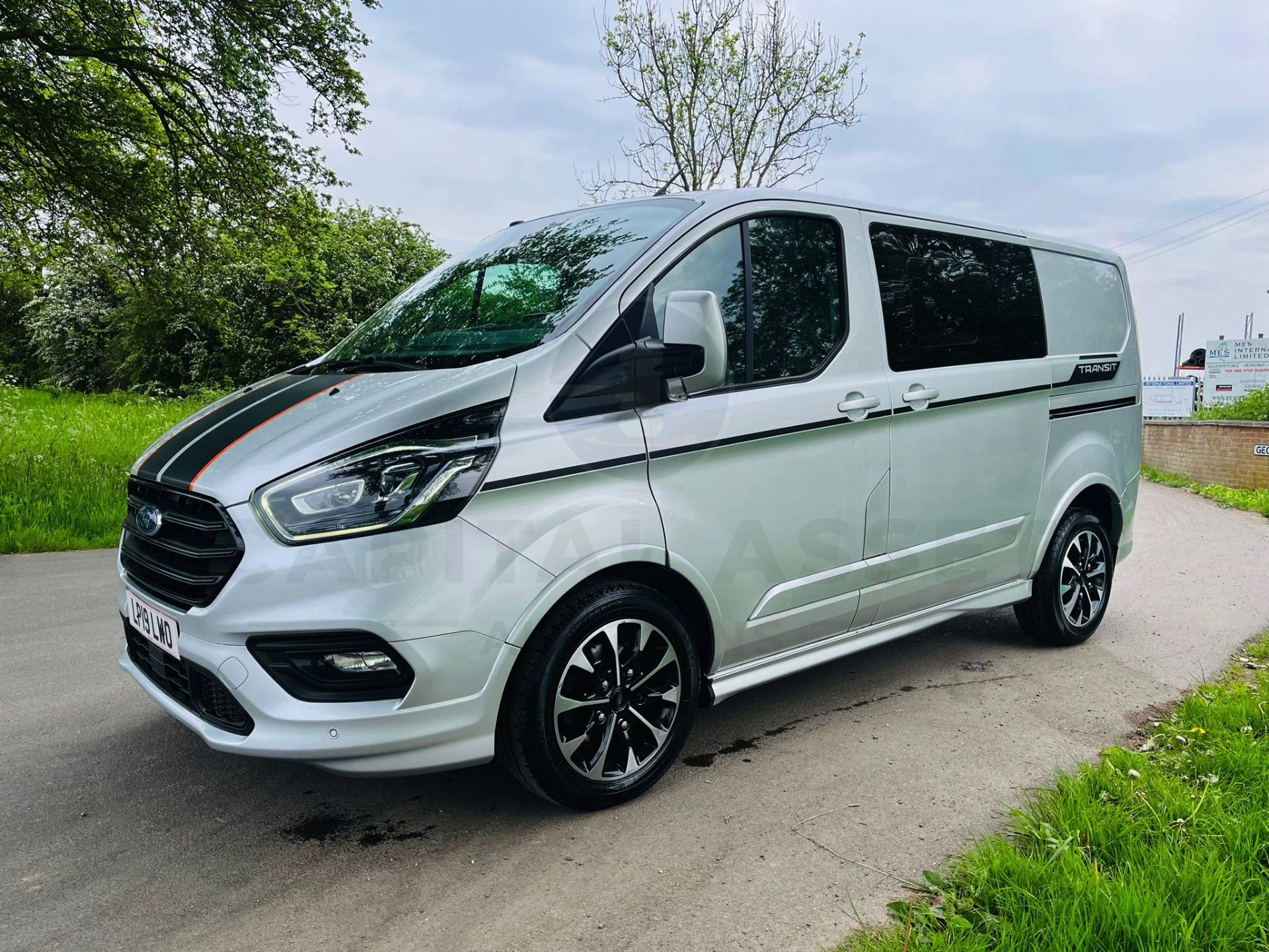 FORD TRANSIT CUSTOM 2.0TDCI (170) AUTO "SPORT" D/CAB CREW / DUAL LINER - 19 REG - LEATHER - WOW!! - Image 6 of 30