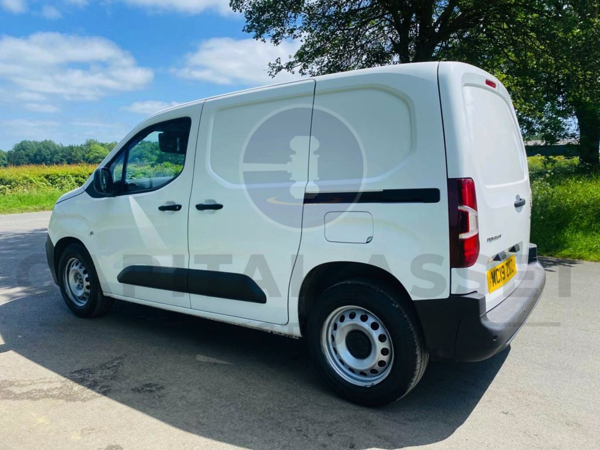 PEUGEOT PARTNER GRIP *LCV - PANEL VAN* (2019 - NEW MODEL) 1.6 BLUE HDI - EURO 6 (1 OWNER) - Image 7 of 25