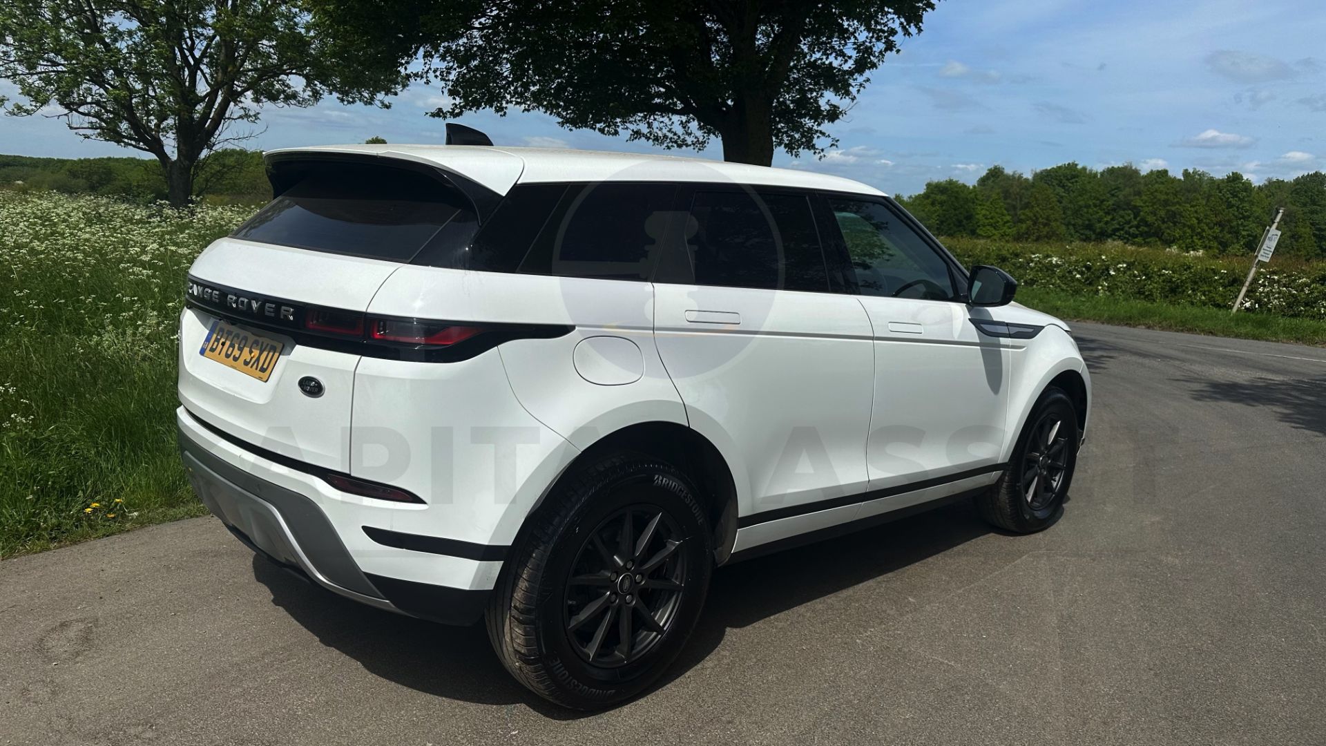 (ON SALE) RANGE ROVER EVOQUE (2020 - FACELIFT MODEL) 2.0 D150-AUTO STOP/START (1 OWNER) *GREAT SPEC* - Image 12 of 43