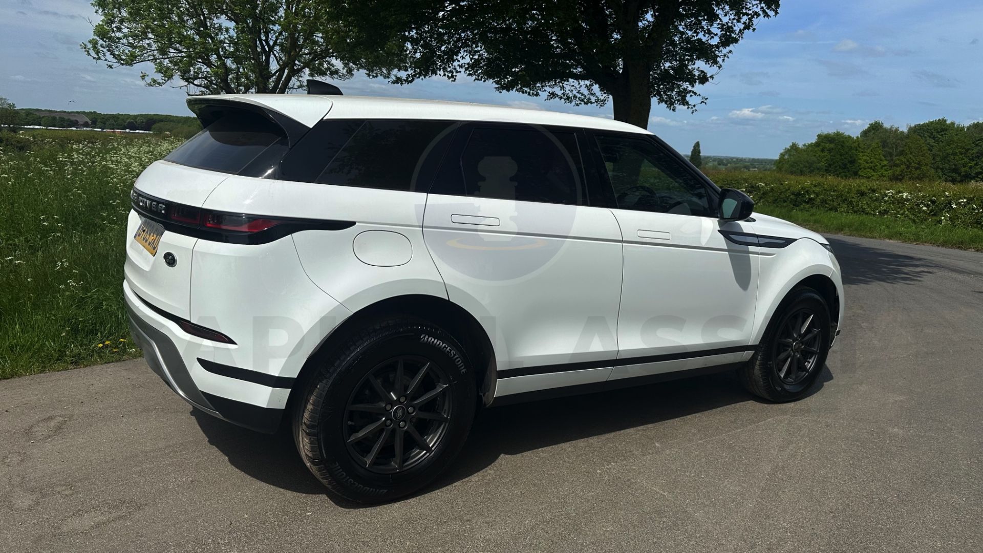 (ON SALE) RANGE ROVER EVOQUE (2020 - FACELIFT MODEL) 2.0 D150-AUTO STOP/START (1 OWNER) *GREAT SPEC* - Image 13 of 43