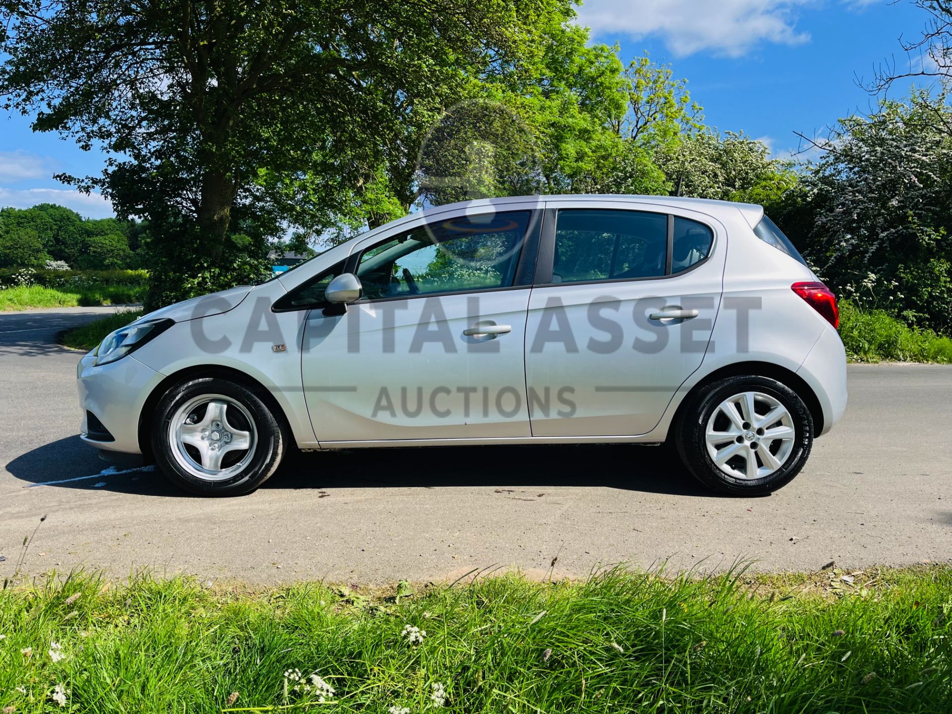 (On Sale) VAUXHALL CORSA 1.5CDTI "DESIGN" 5 DOOR (15 REG ) 1 OWNER - ONLY 90K MILES FSH - AIR CON - Image 8 of 22