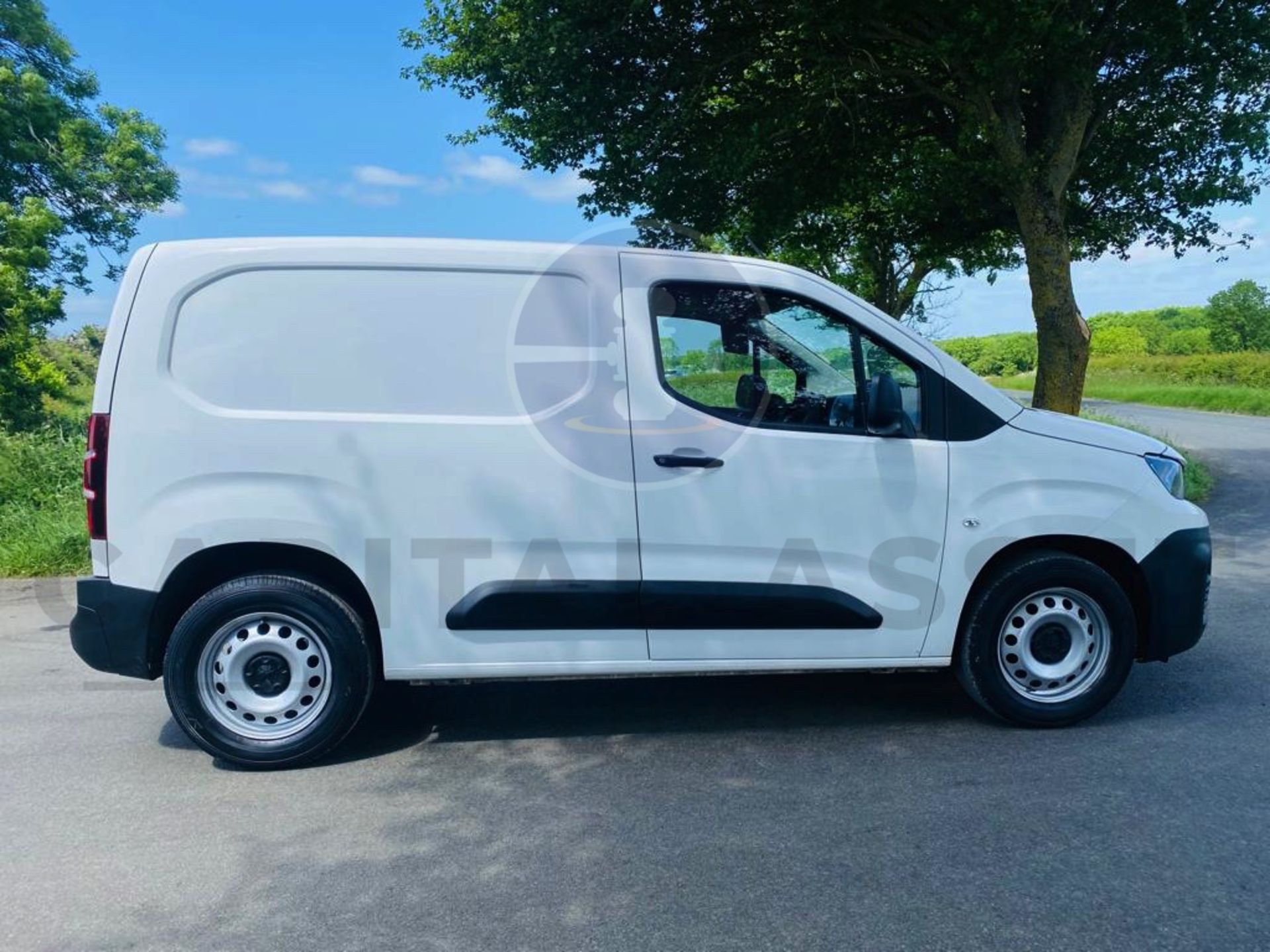 PEUGEOT PARTNER GRIP *LCV - PANEL VAN* (2019 - NEW MODEL) 1.6 BLUE HDI - EURO 6 (1 OWNER) - Image 12 of 25