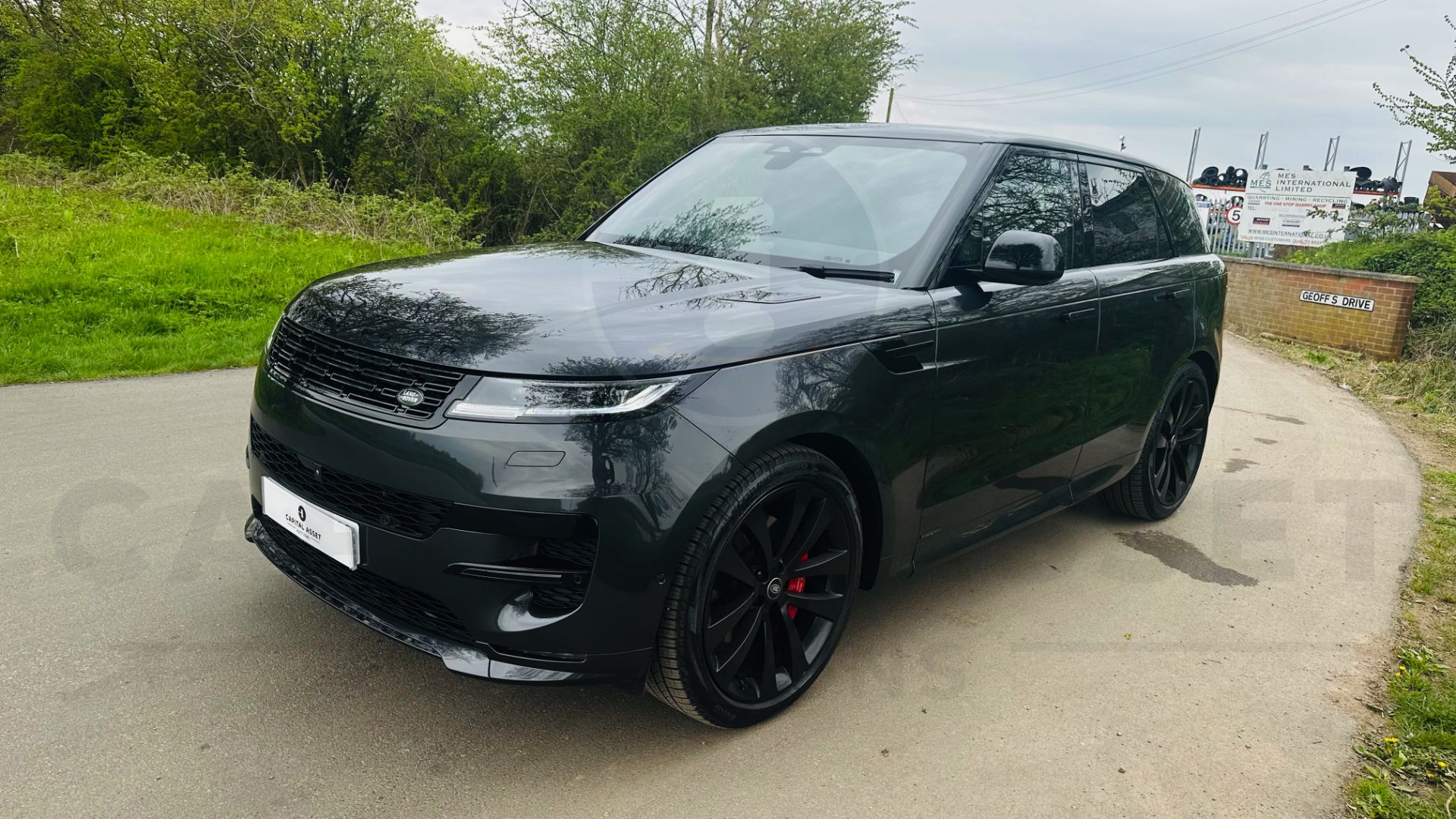 RANGE ROVER SPORT *AUTOBIOGRAPHY* (2023 - ALL NEW MODEL) D300 - 8 SPEED AUTO *TOP OF THE RANGE* - Image 9 of 57